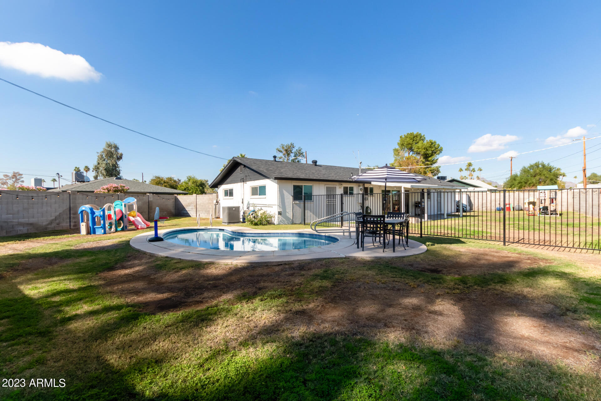 3025 E MITCHELL Drive