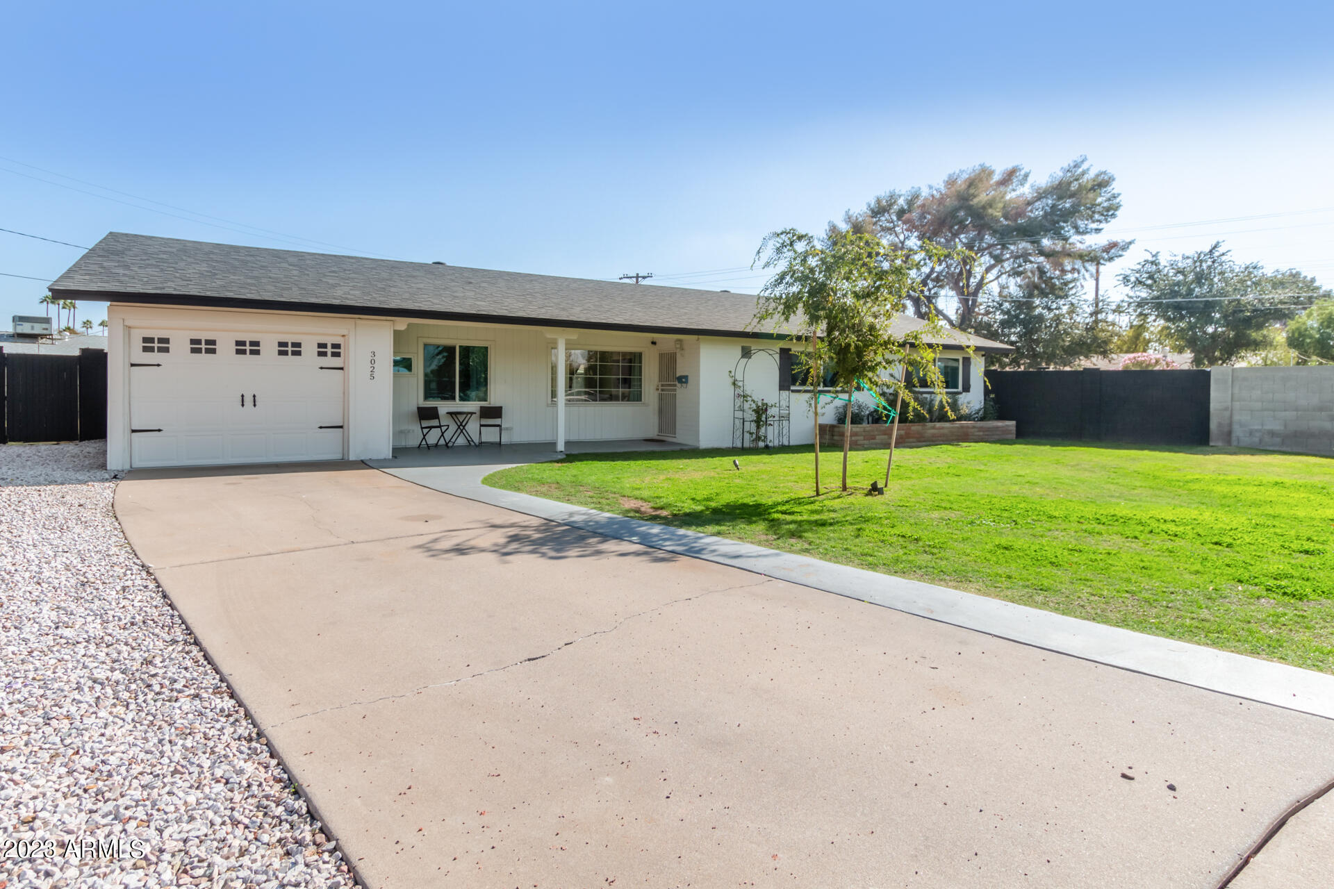 3025 E MITCHELL Drive