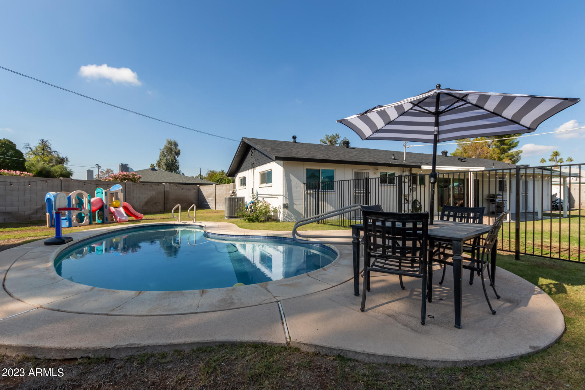 3025 E MITCHELL Drive