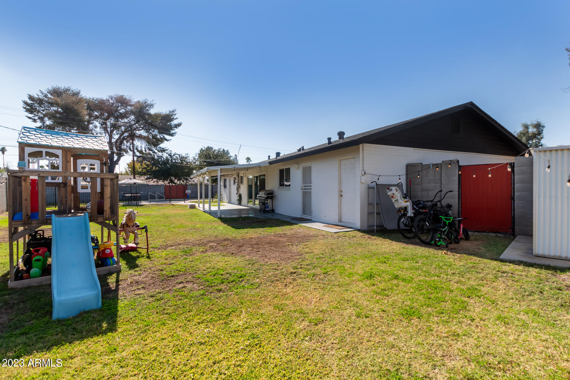 3025 E MITCHELL Drive