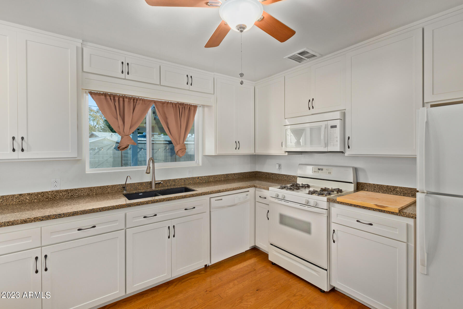 3025 E MITCHELL Drive