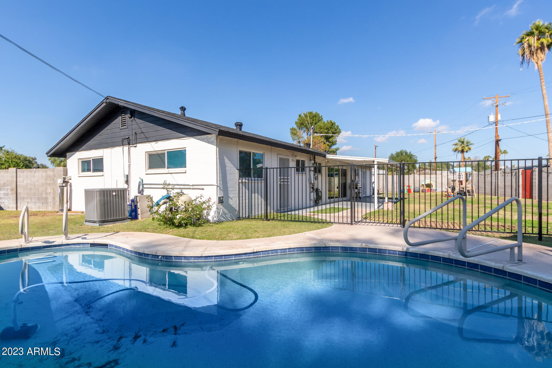 3025 E MITCHELL Drive