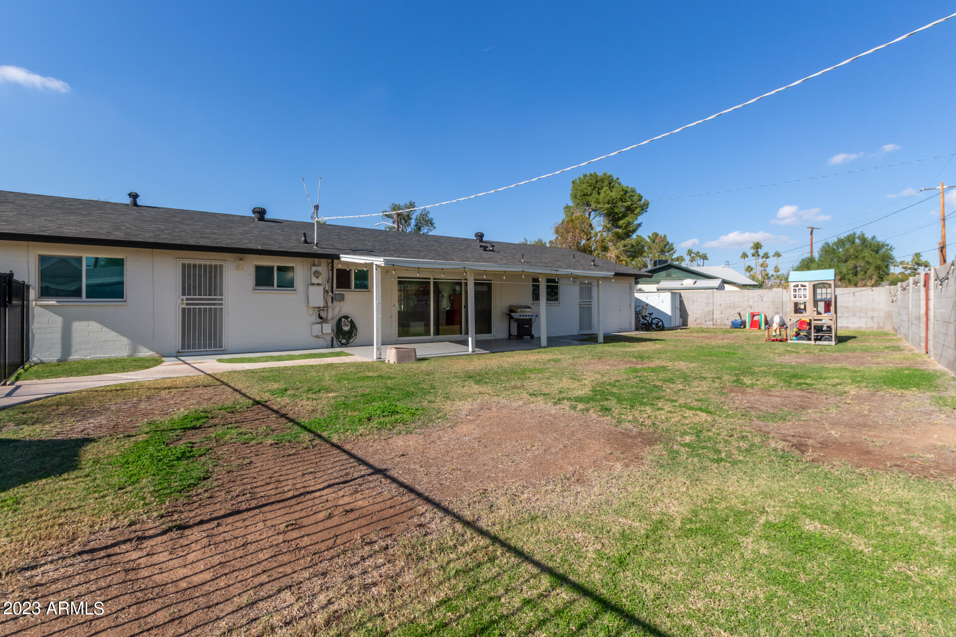 3025 E MITCHELL Drive