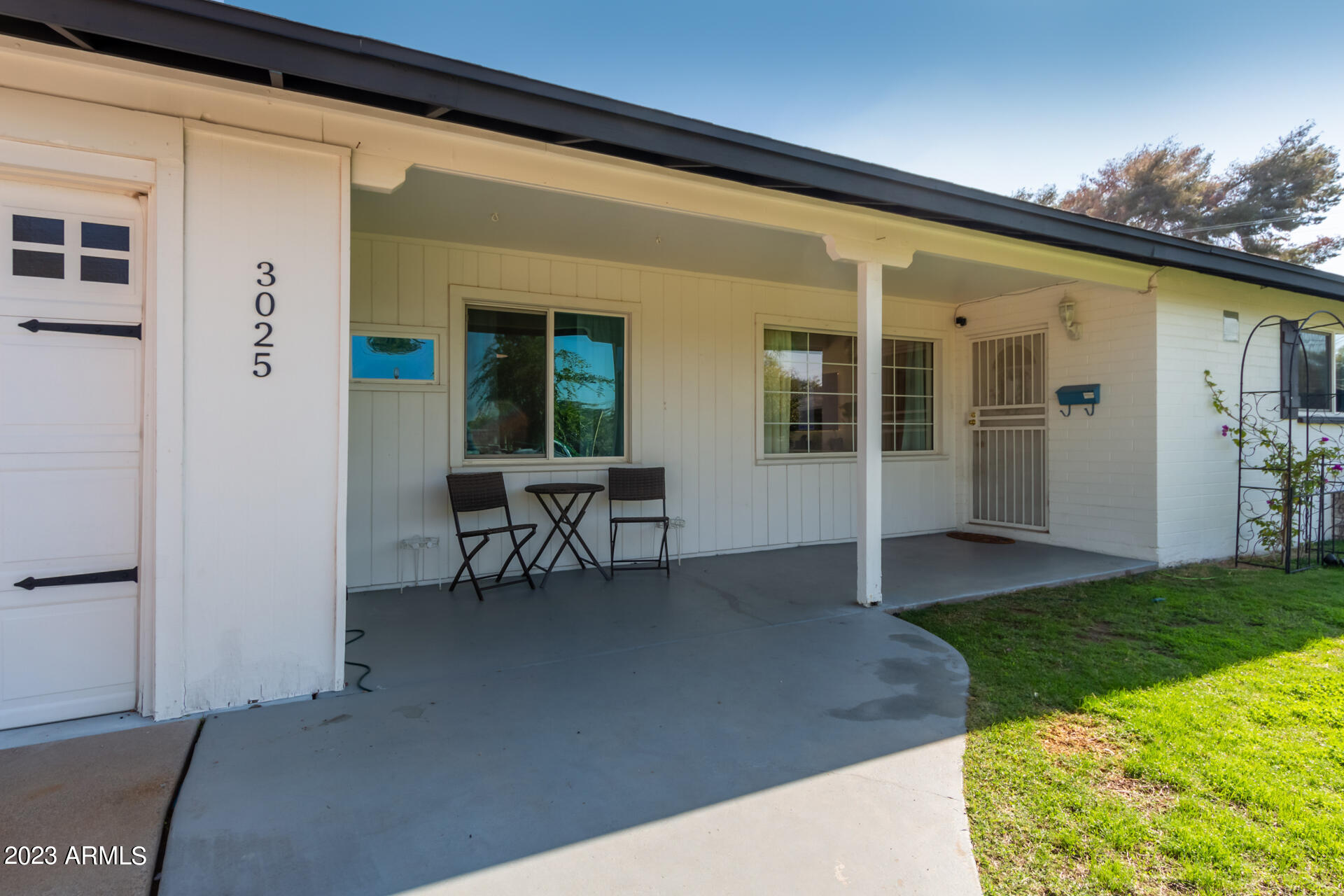 3025 E MITCHELL Drive