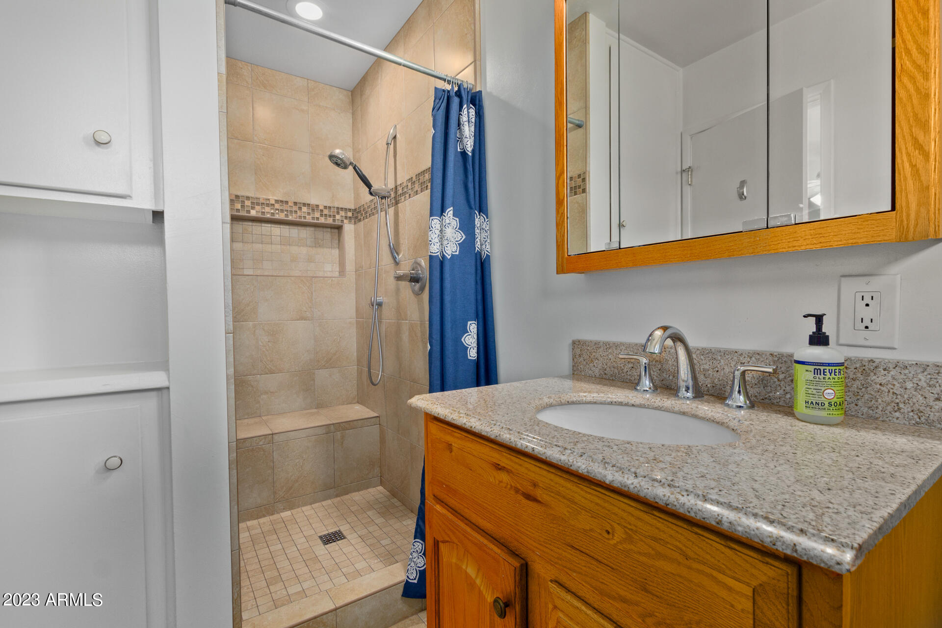 3025 E MITCHELL Drive