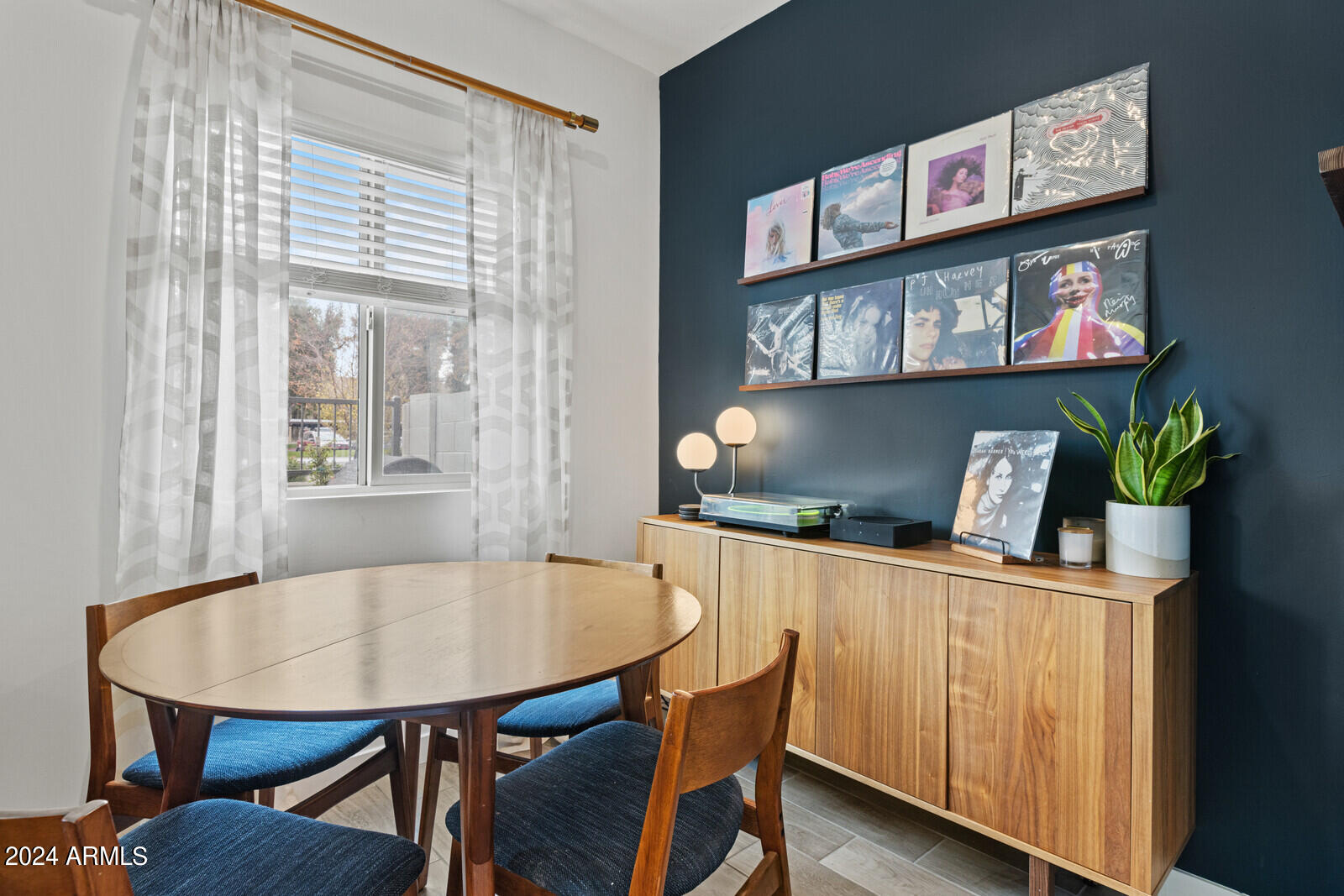 2263 W Harmont Drive