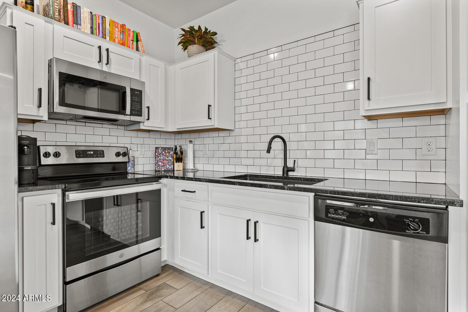 2263 W Harmont Drive