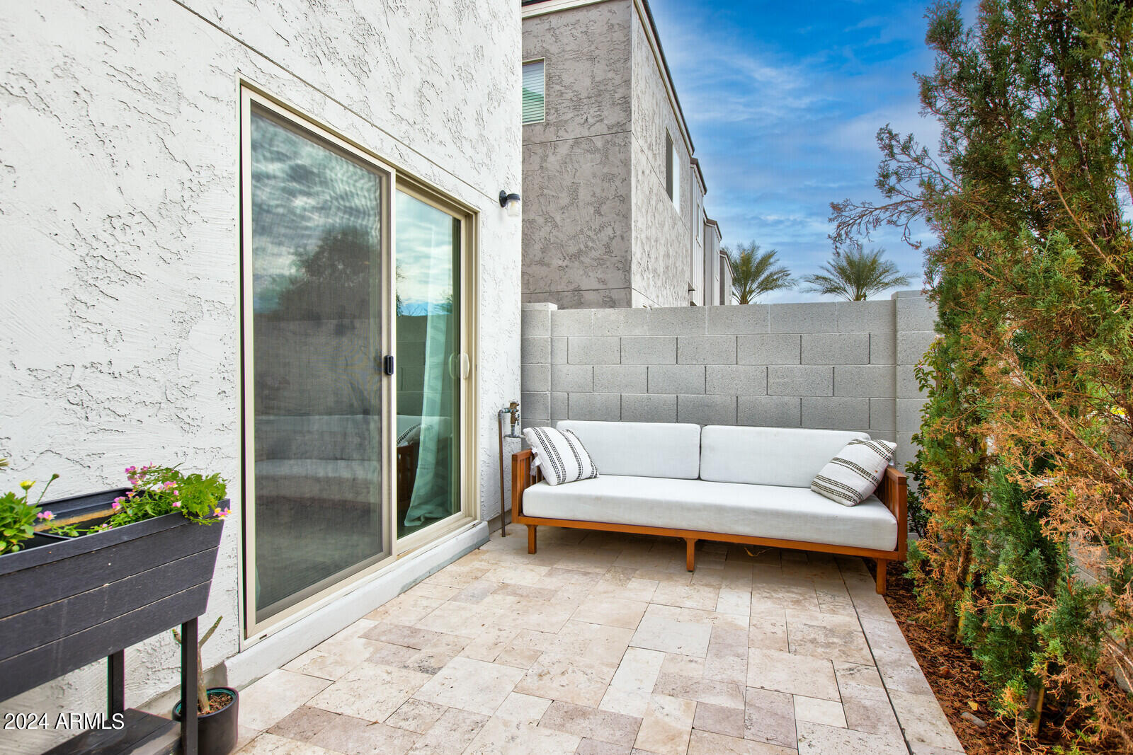 2263 W Harmont Drive