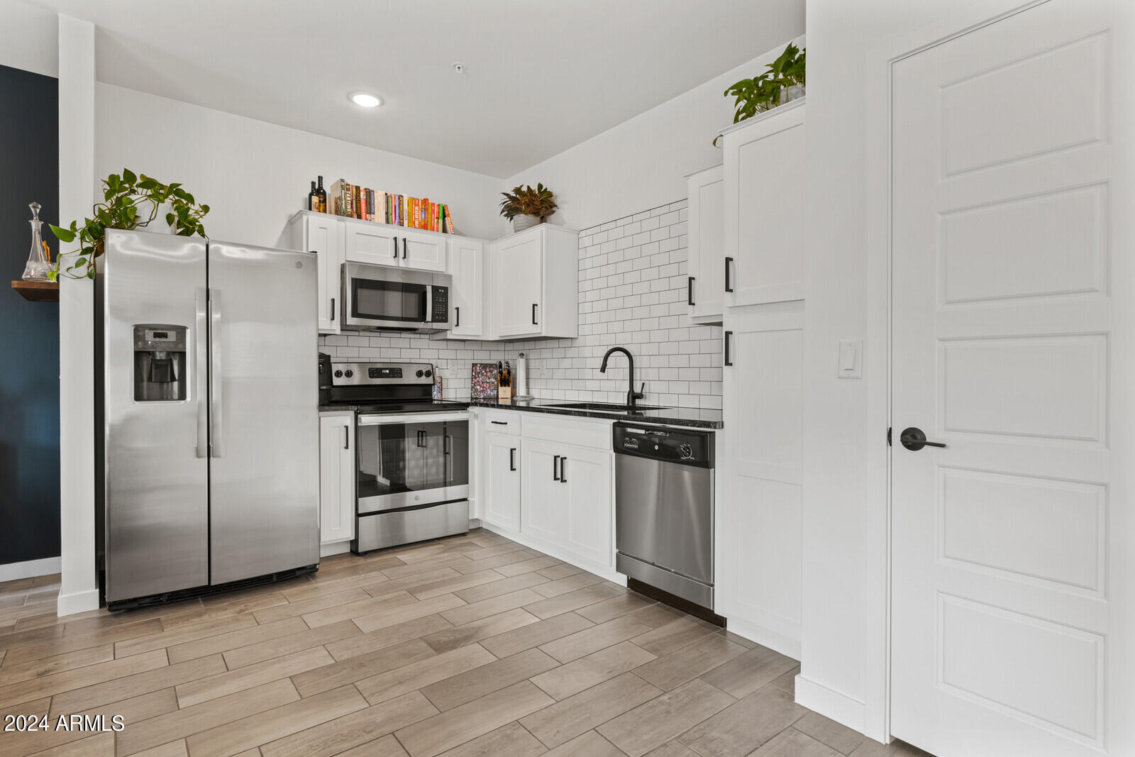 2263 W Harmont Drive