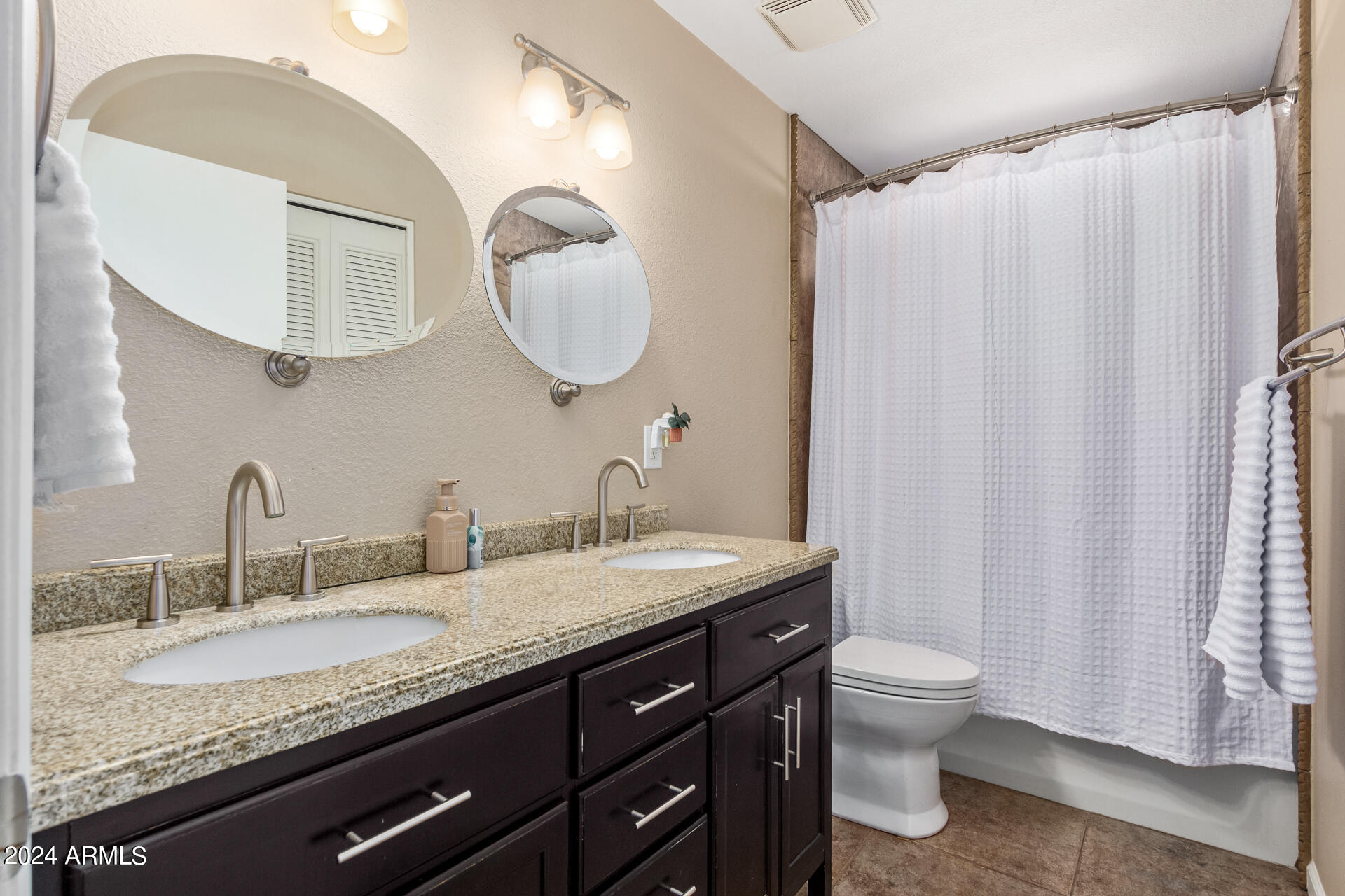 4426 S JUNIPER Street