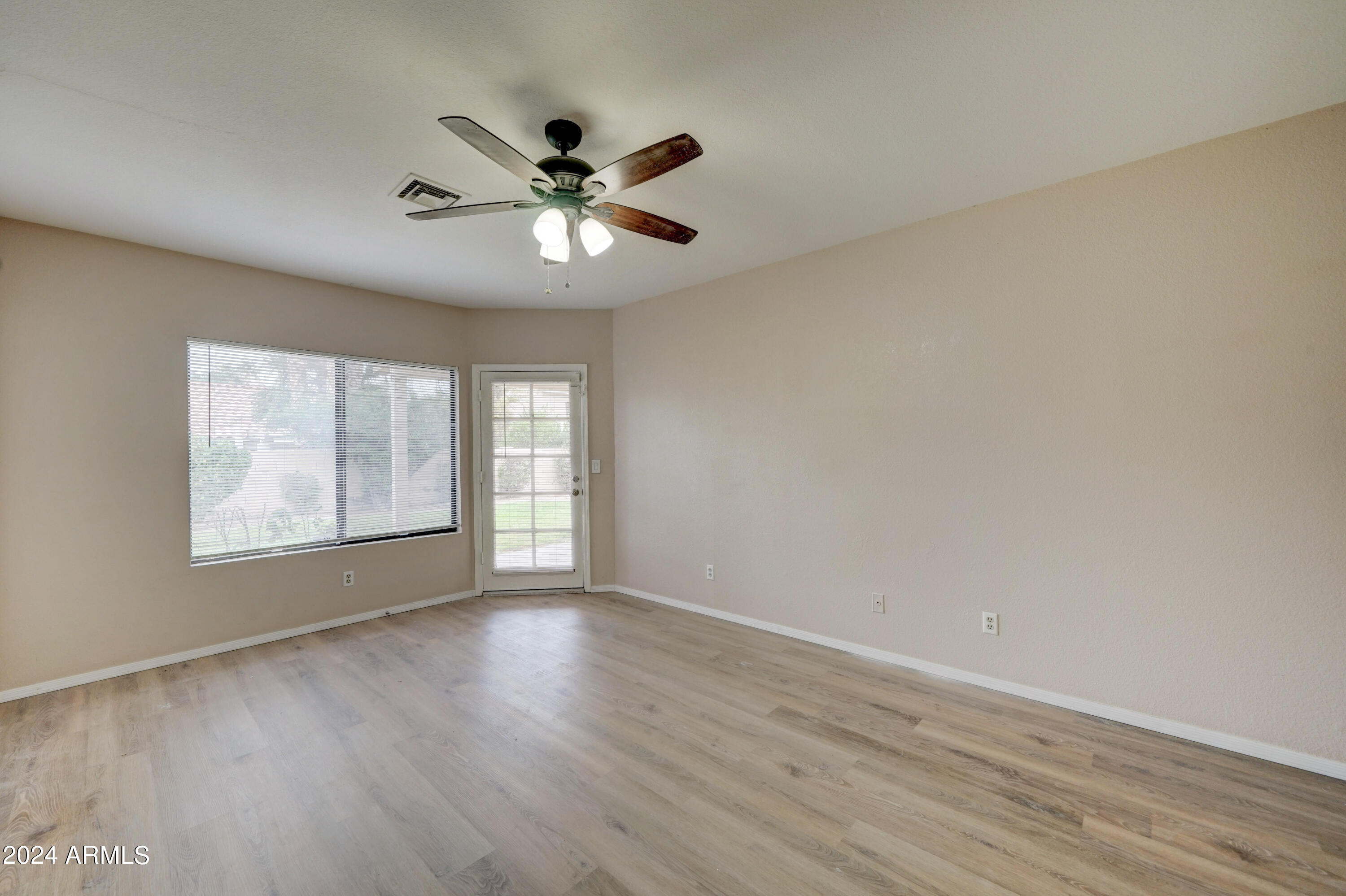 1518 W ANTIQUA Drive