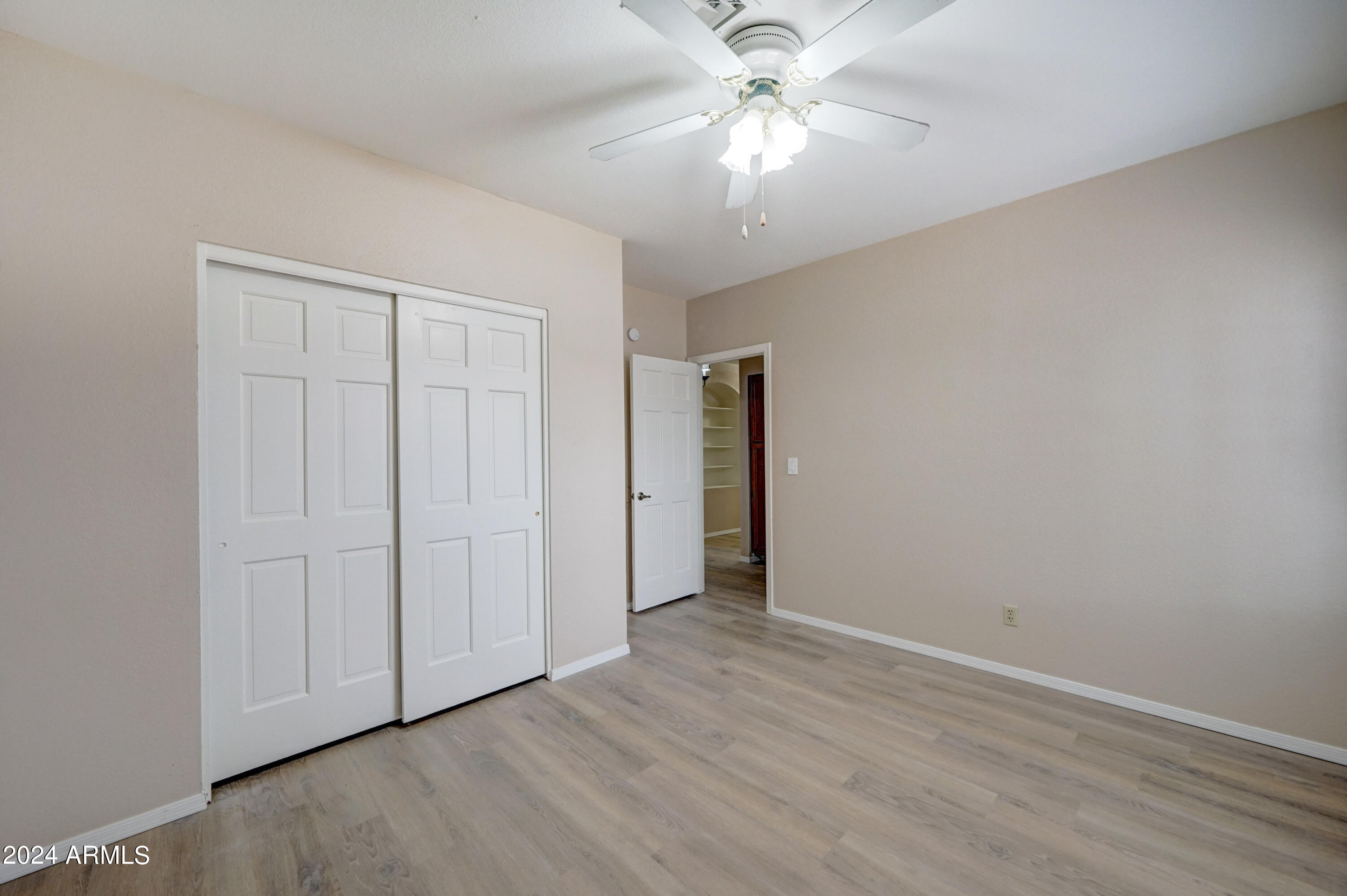 1518 W ANTIQUA Drive