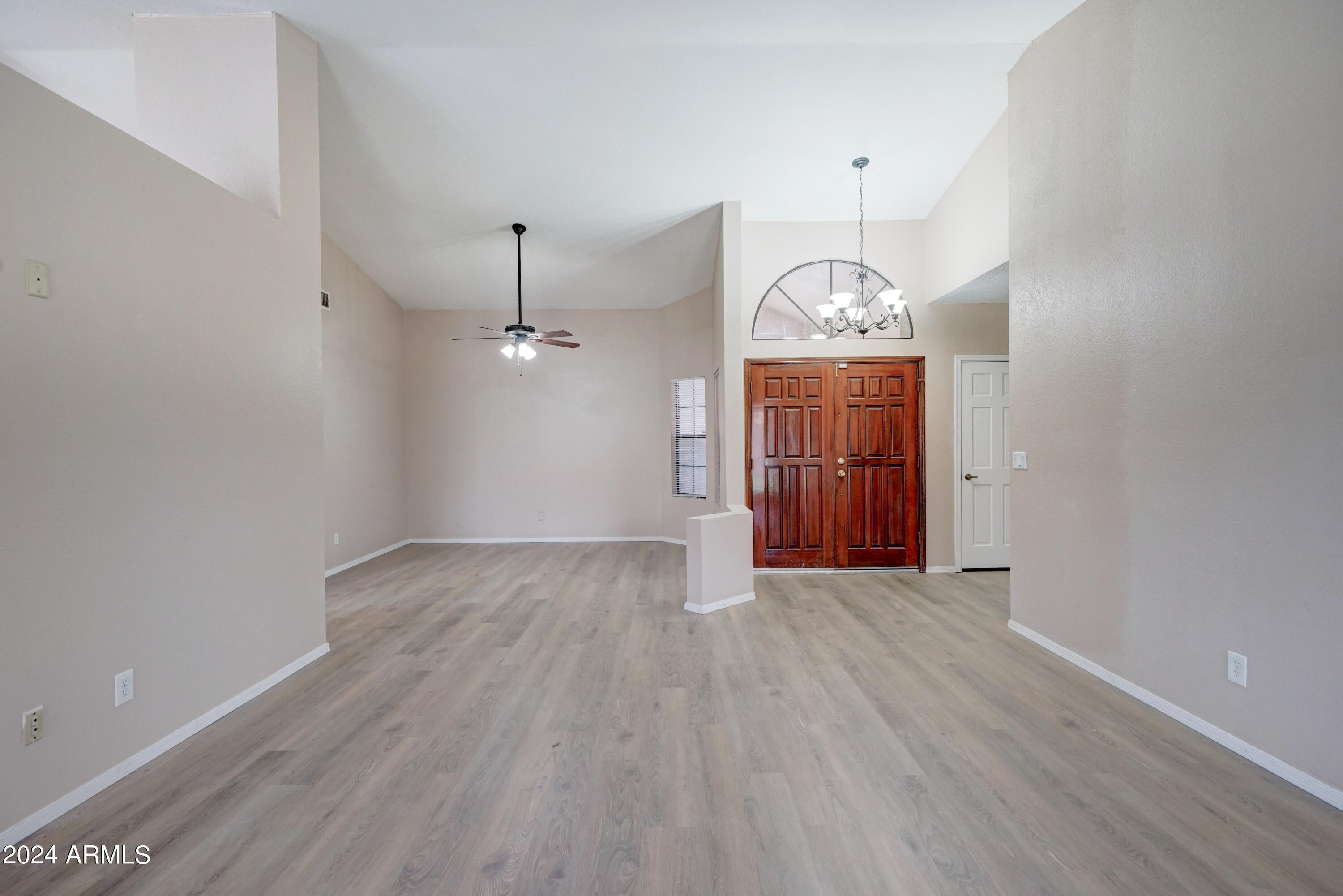 1518 W ANTIQUA Drive