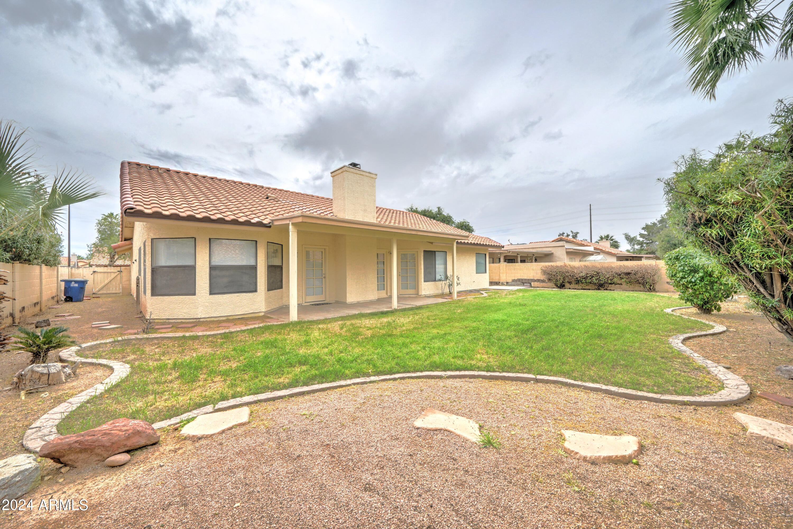 1518 W ANTIQUA Drive