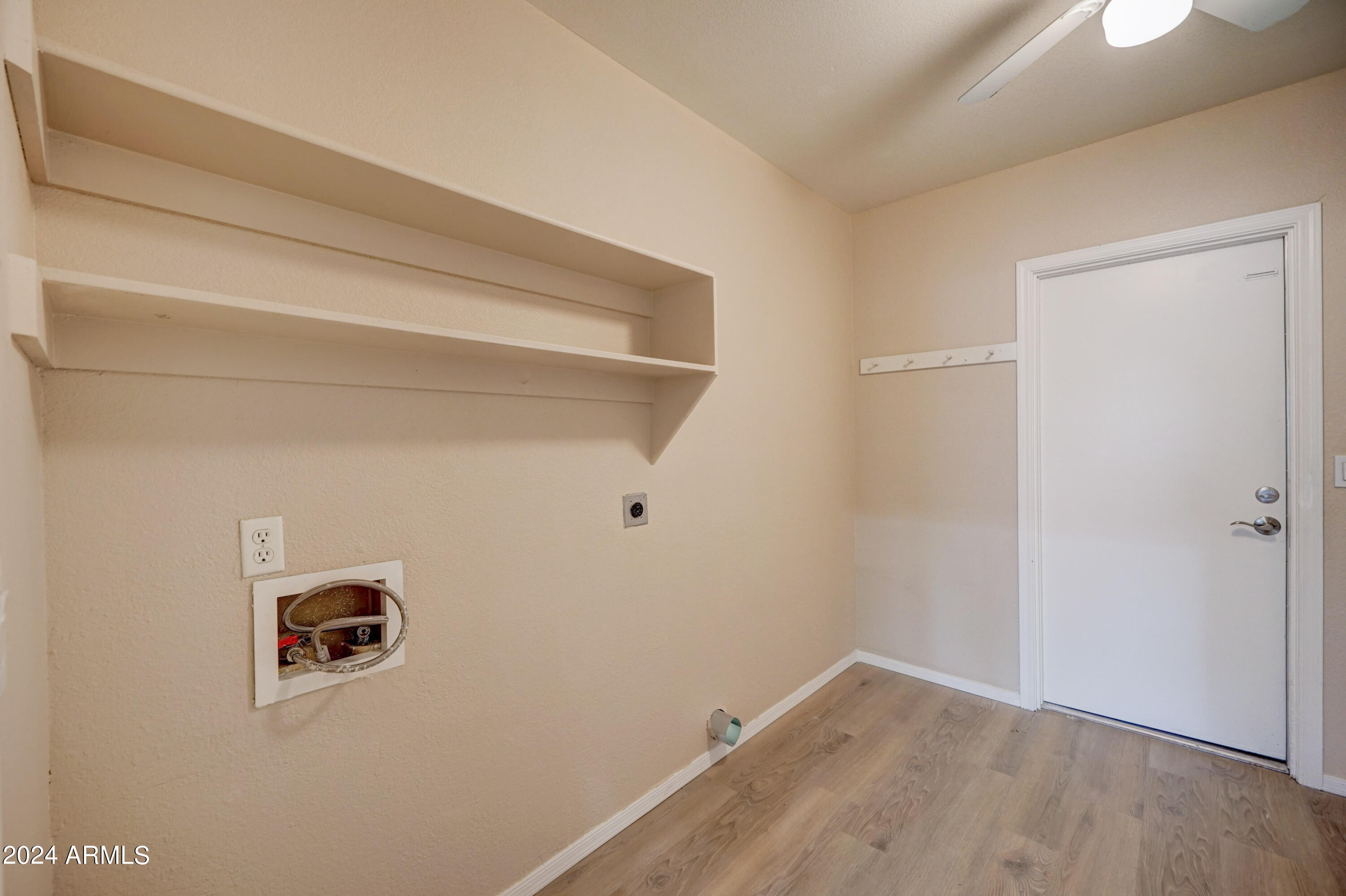 1518 W ANTIQUA Drive