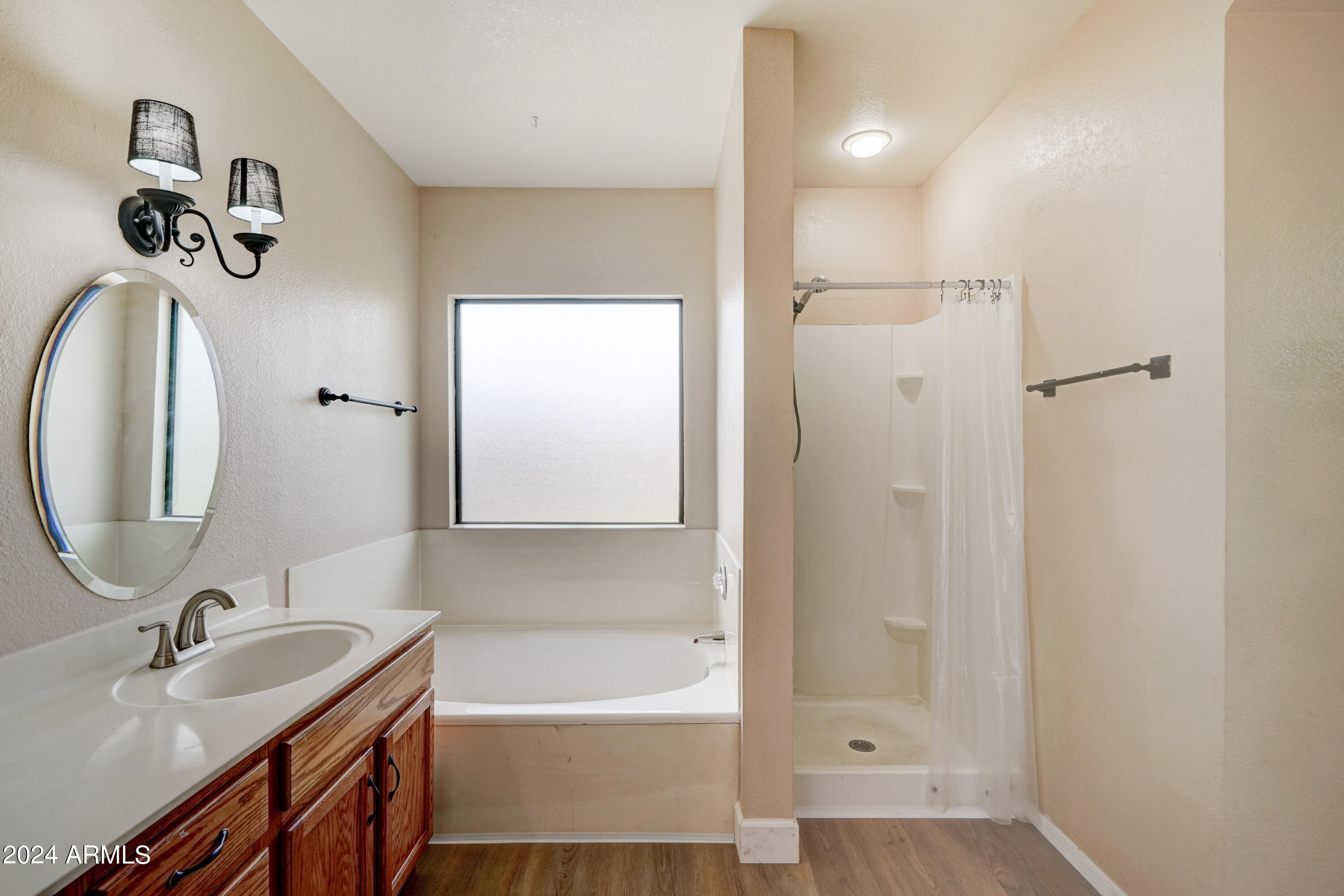 1518 W ANTIQUA Drive