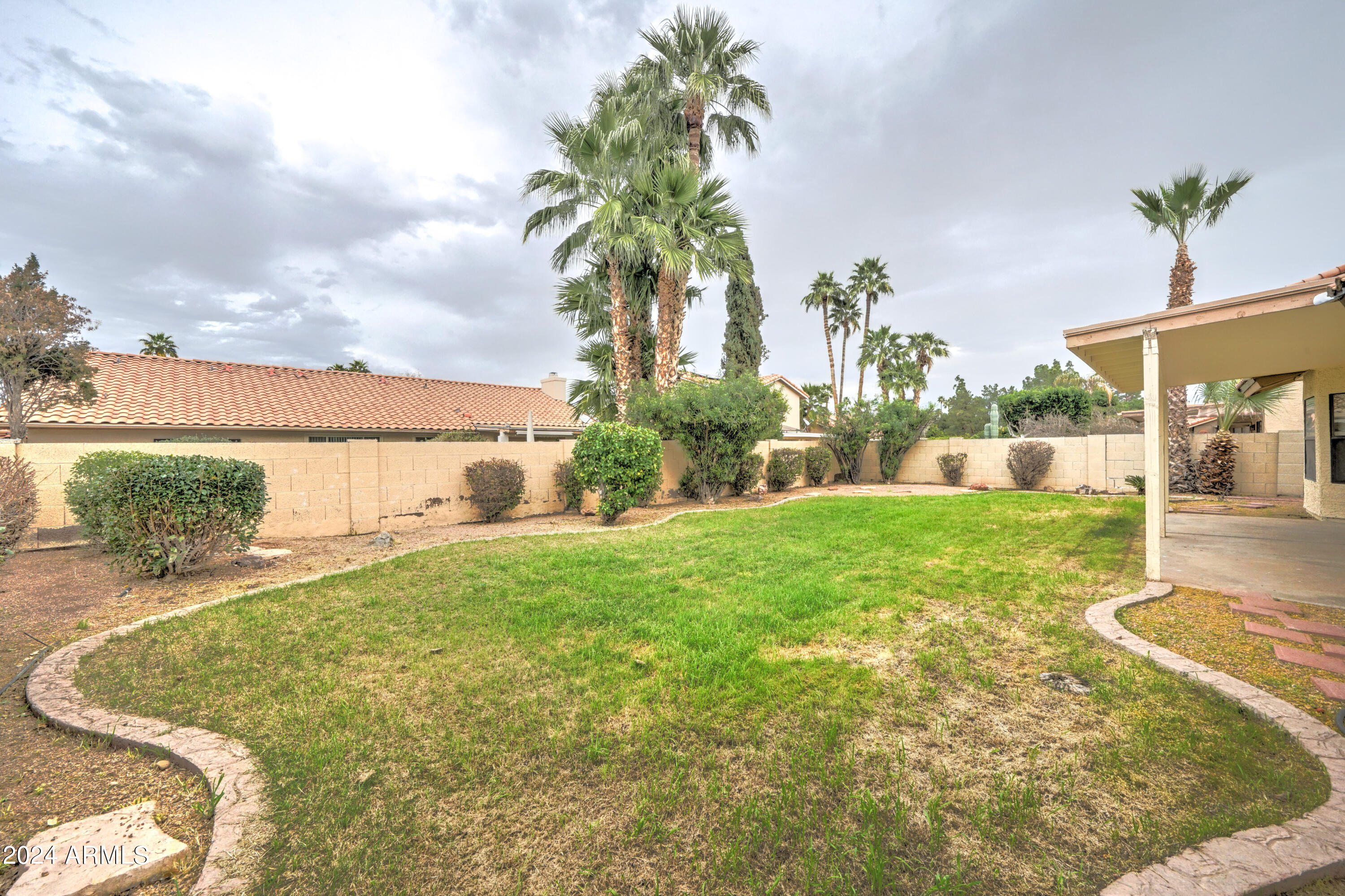 1518 W ANTIQUA Drive