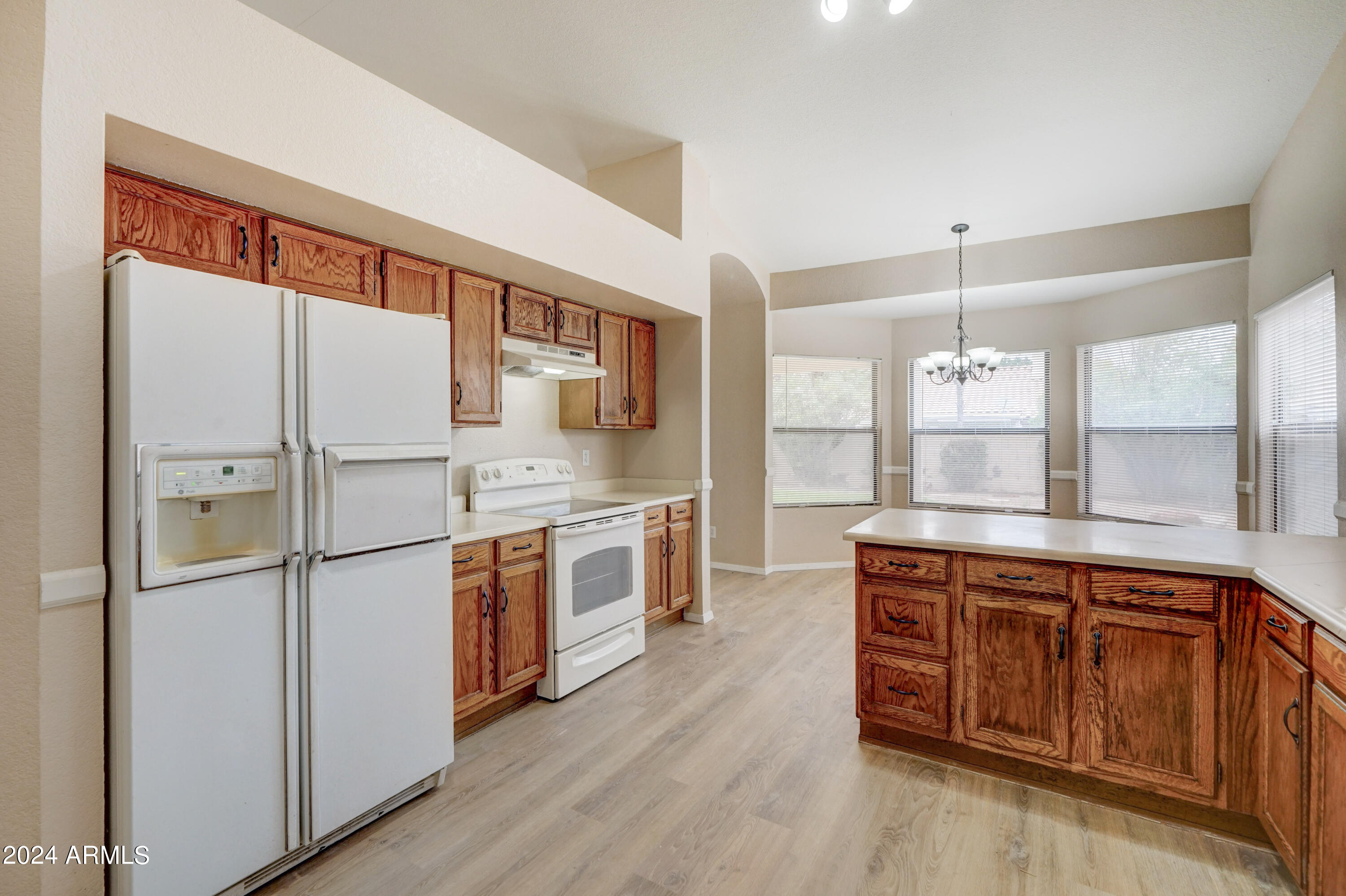 1518 W ANTIQUA Drive