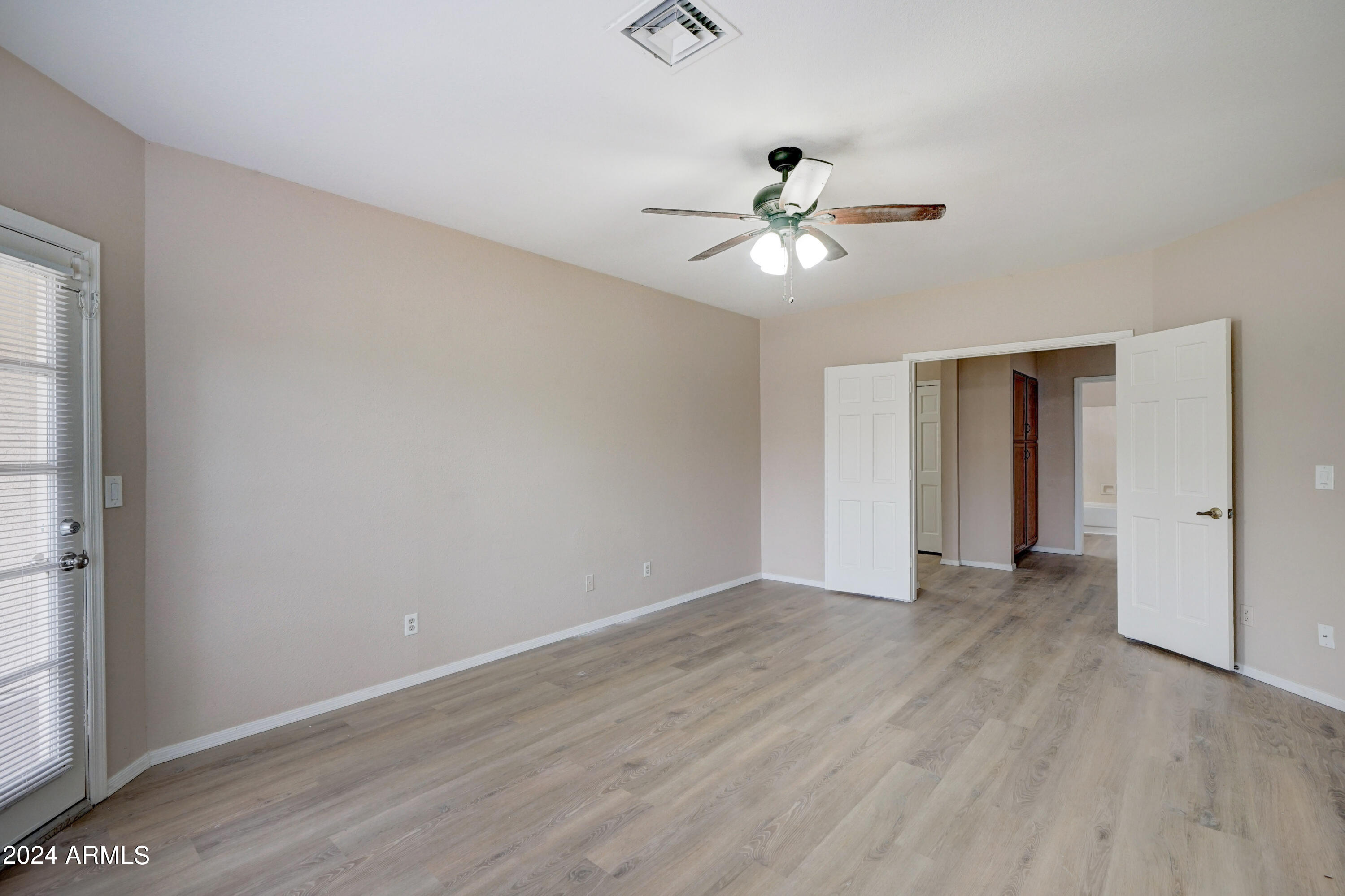 1518 W ANTIQUA Drive