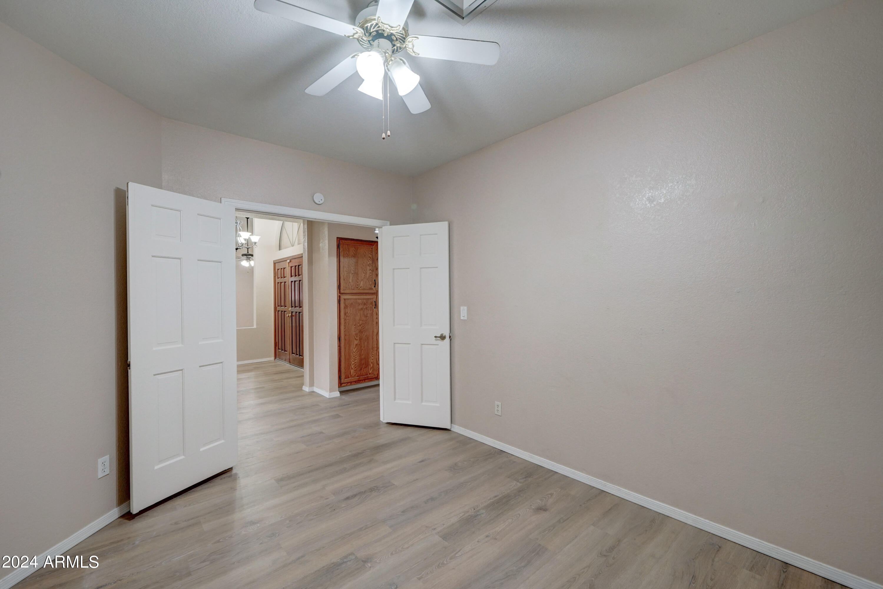 1518 W ANTIQUA Drive