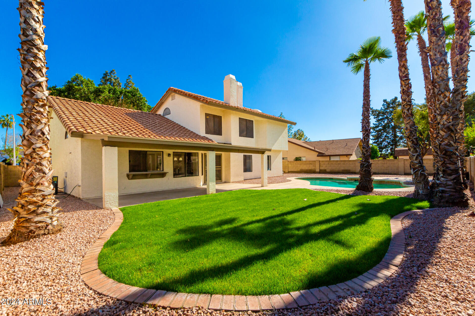 1854 E GREENTREE Drive