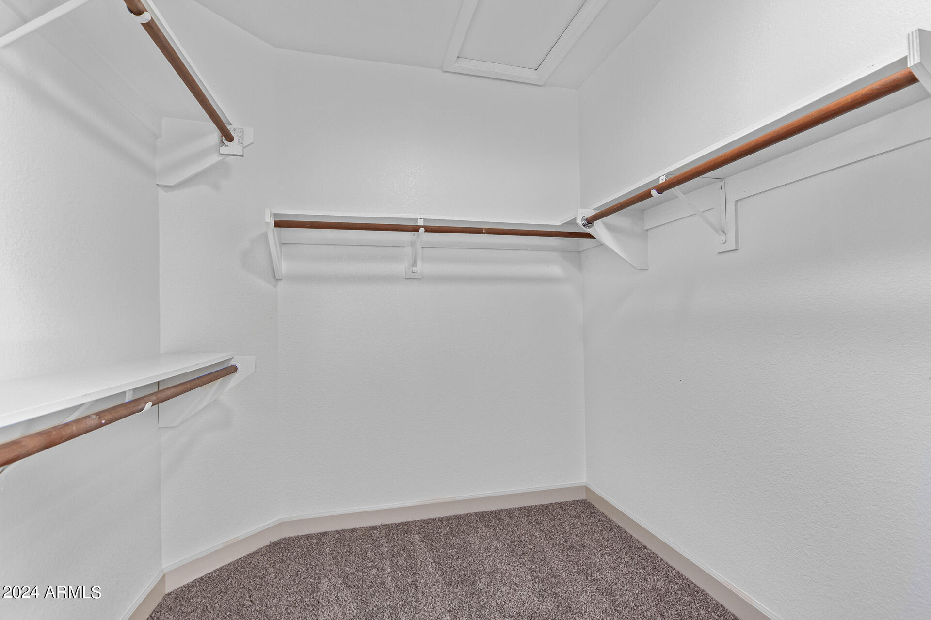 1854 E GREENTREE Drive