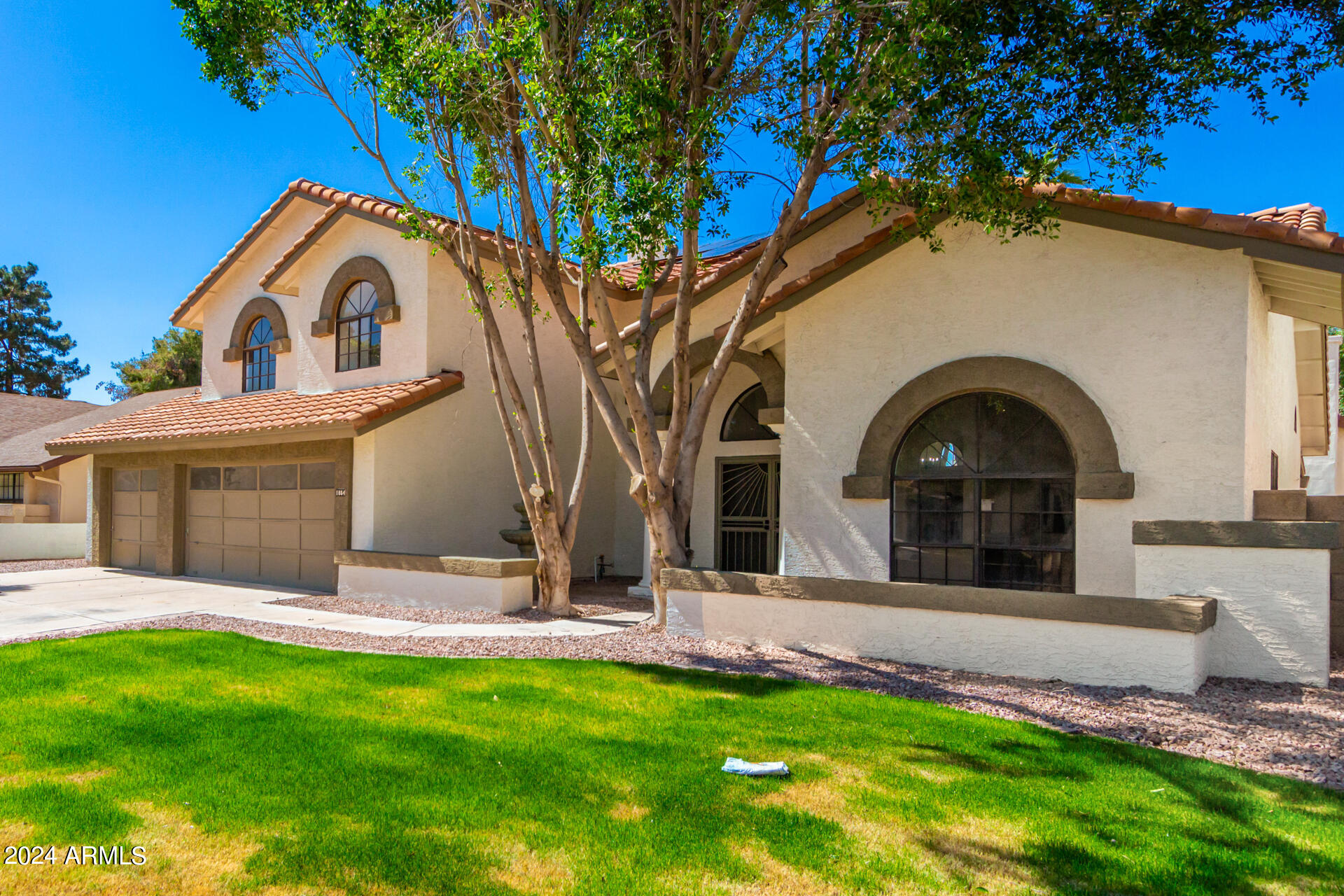 1854 E GREENTREE Drive