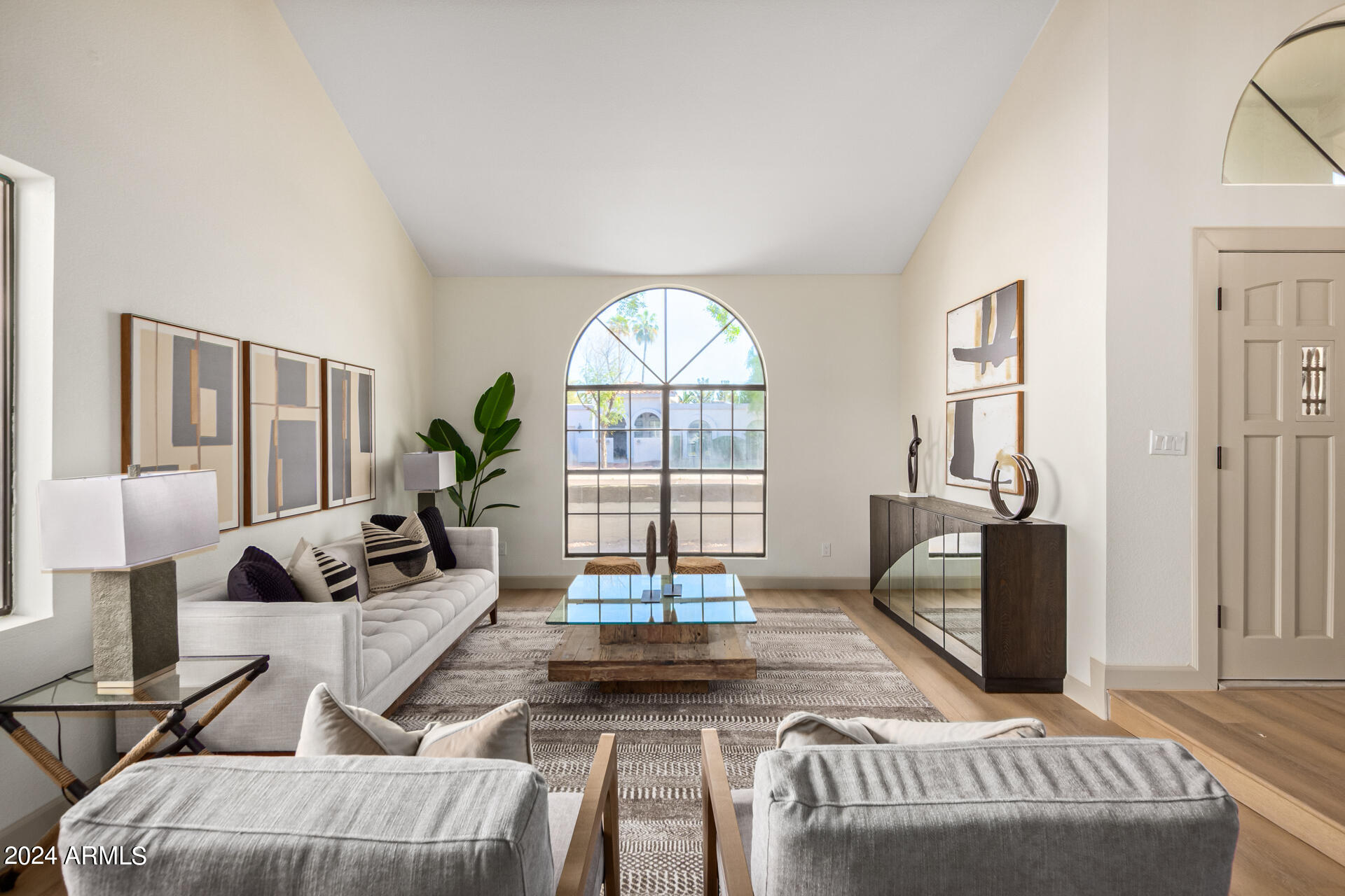 1854 E GREENTREE Drive