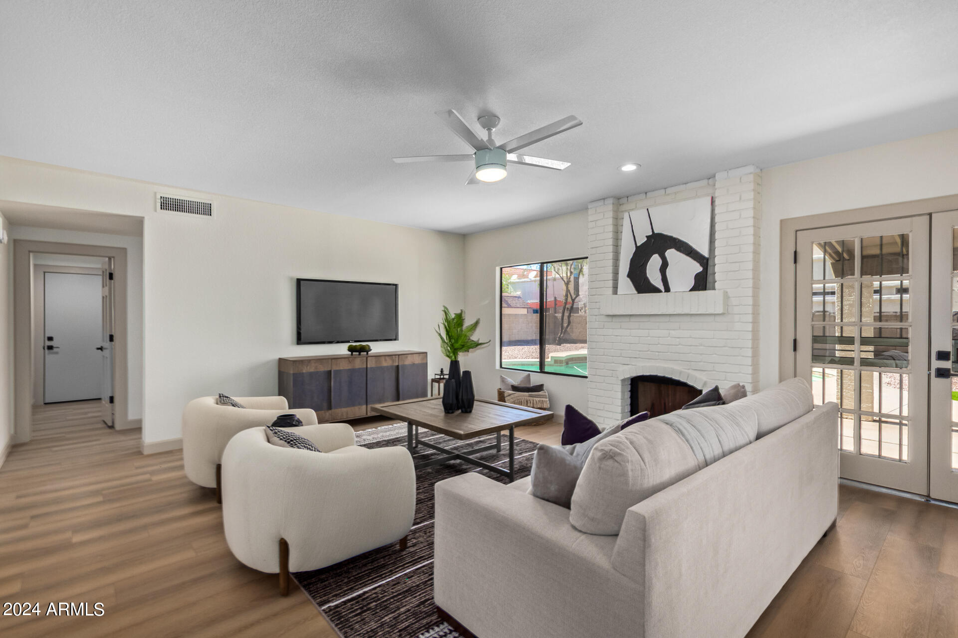 1854 E GREENTREE Drive