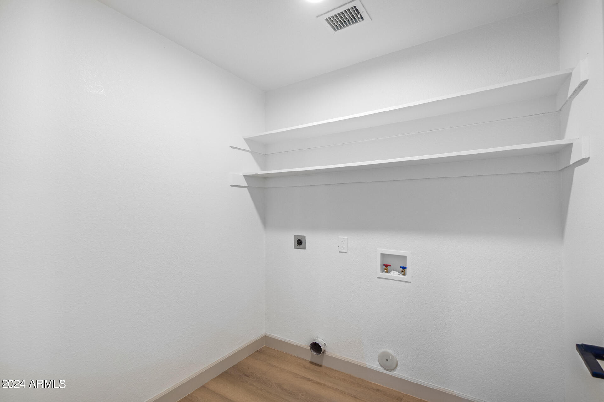 1854 E GREENTREE Drive