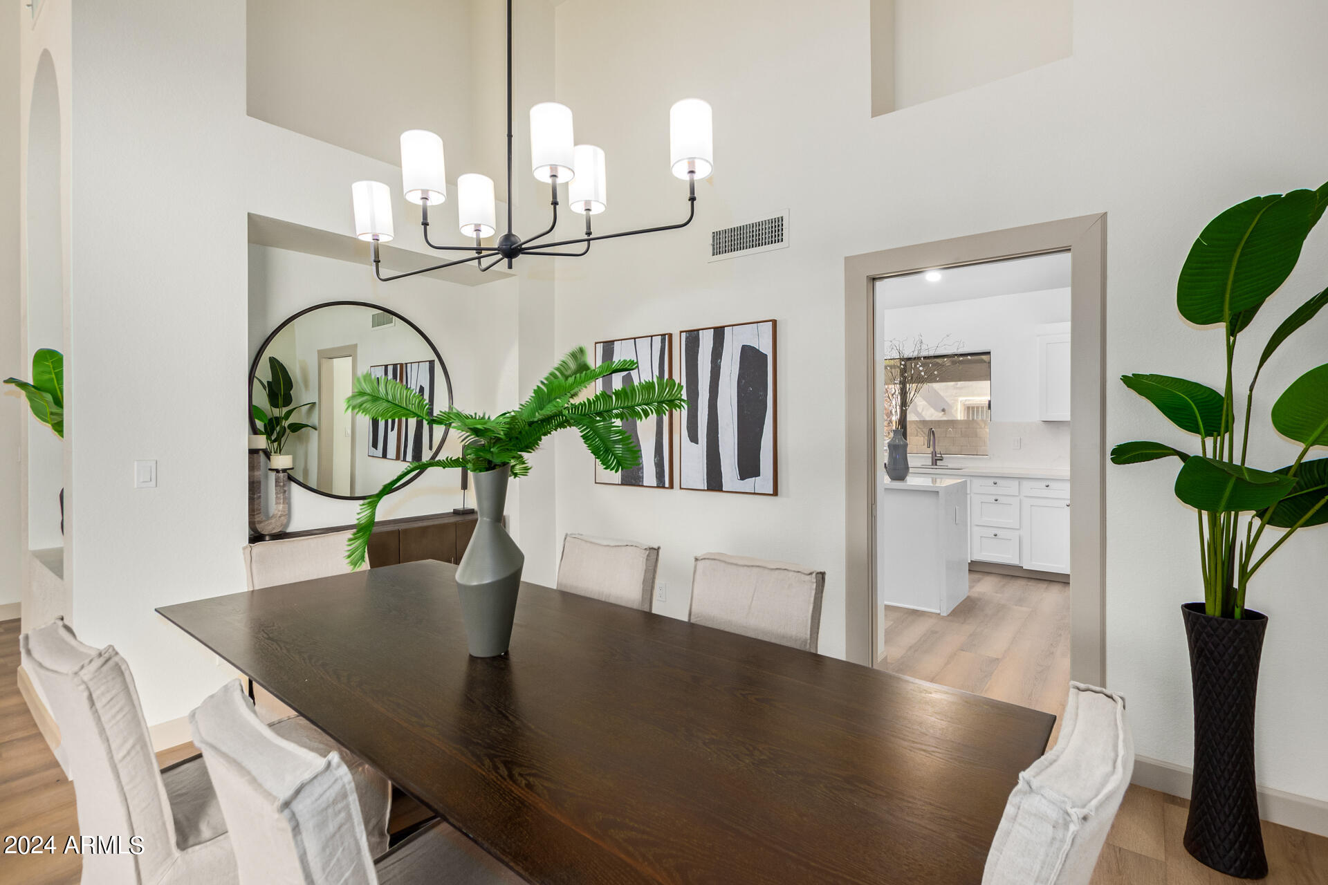 1854 E GREENTREE Drive