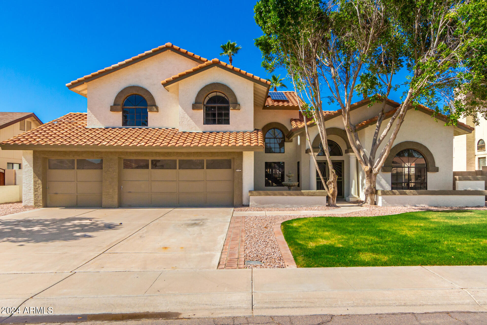 1854 E GREENTREE Drive