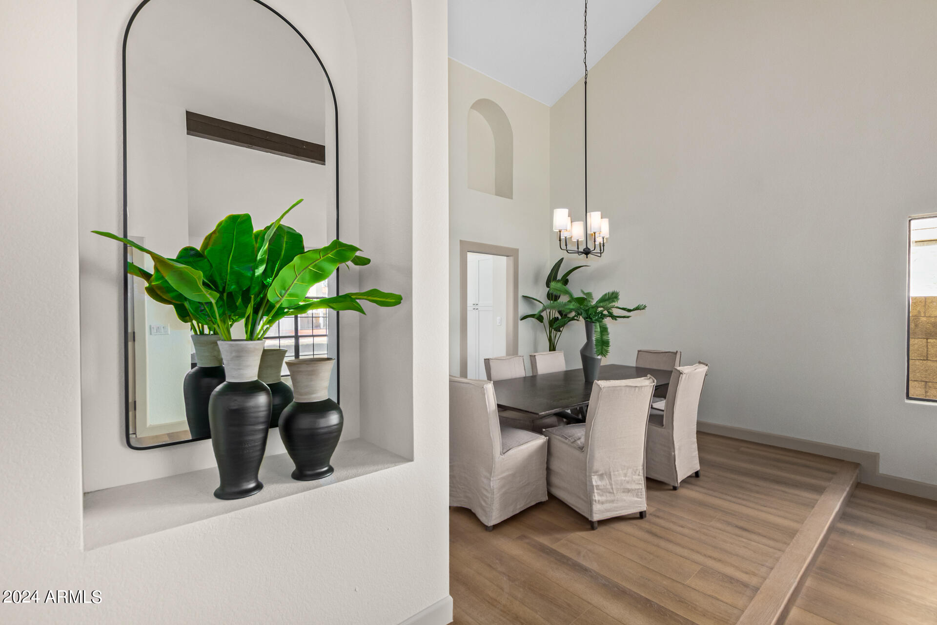 1854 E GREENTREE Drive