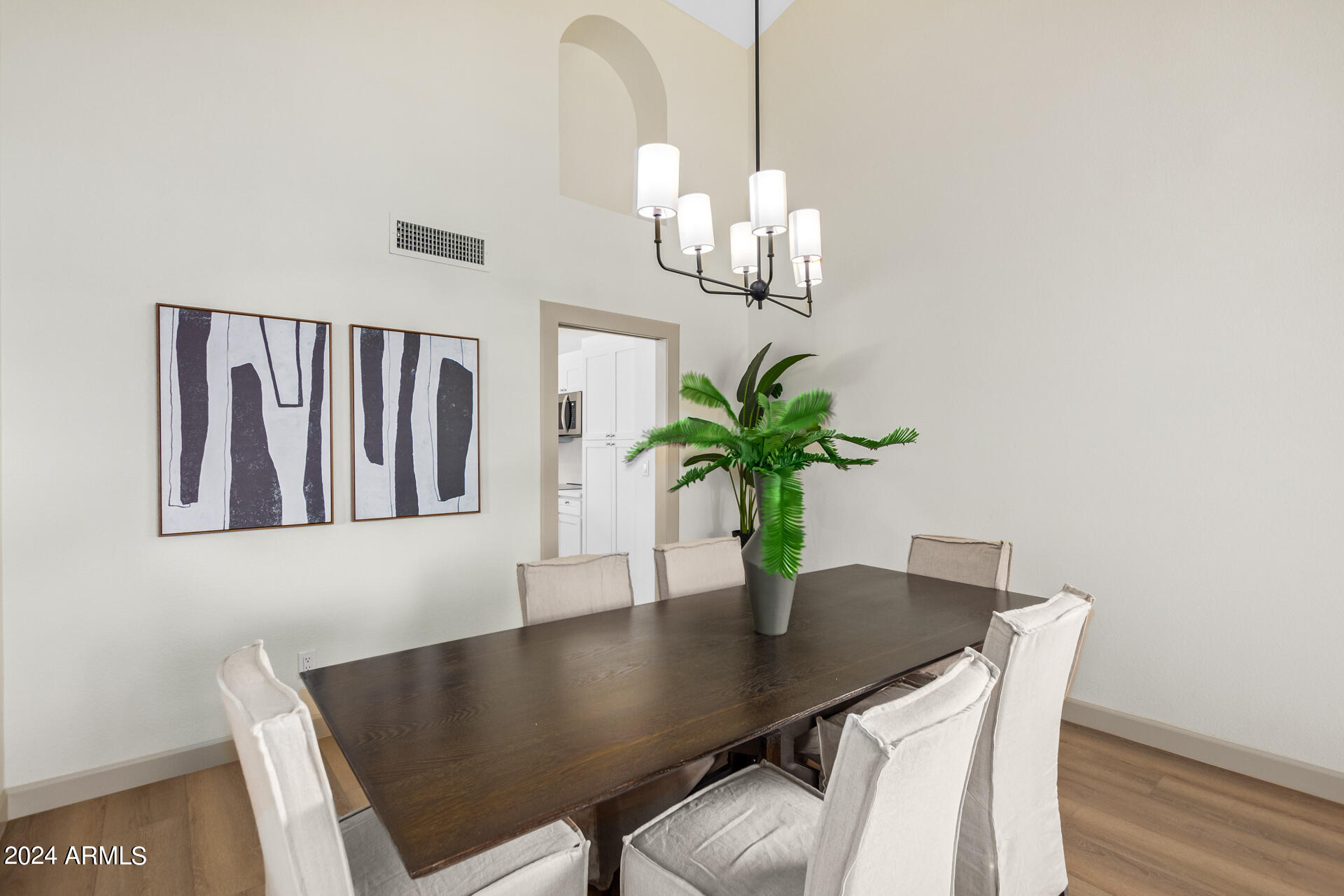 1854 E GREENTREE Drive