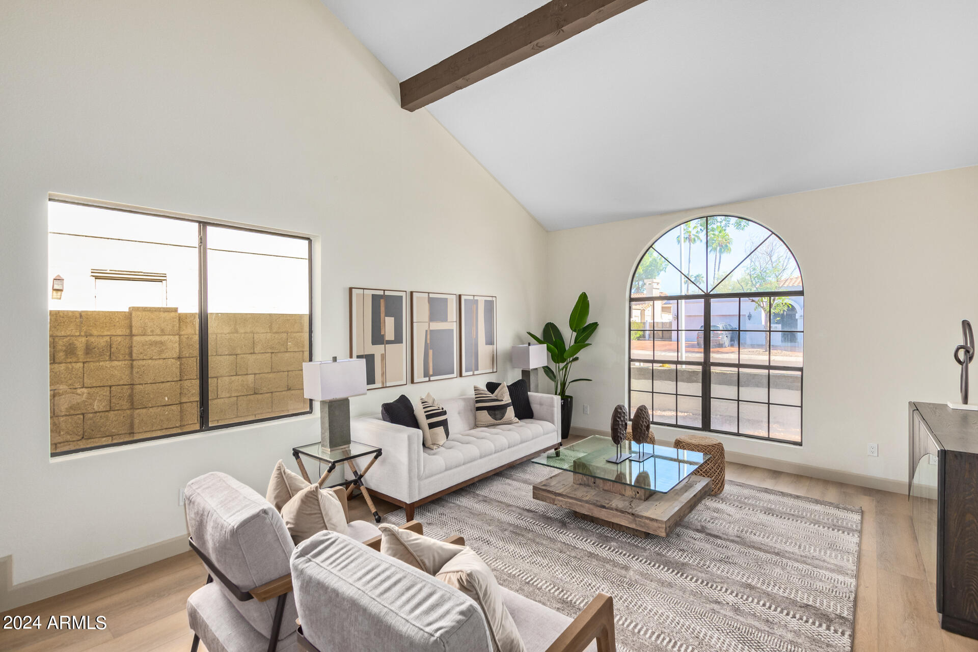 1854 E GREENTREE Drive