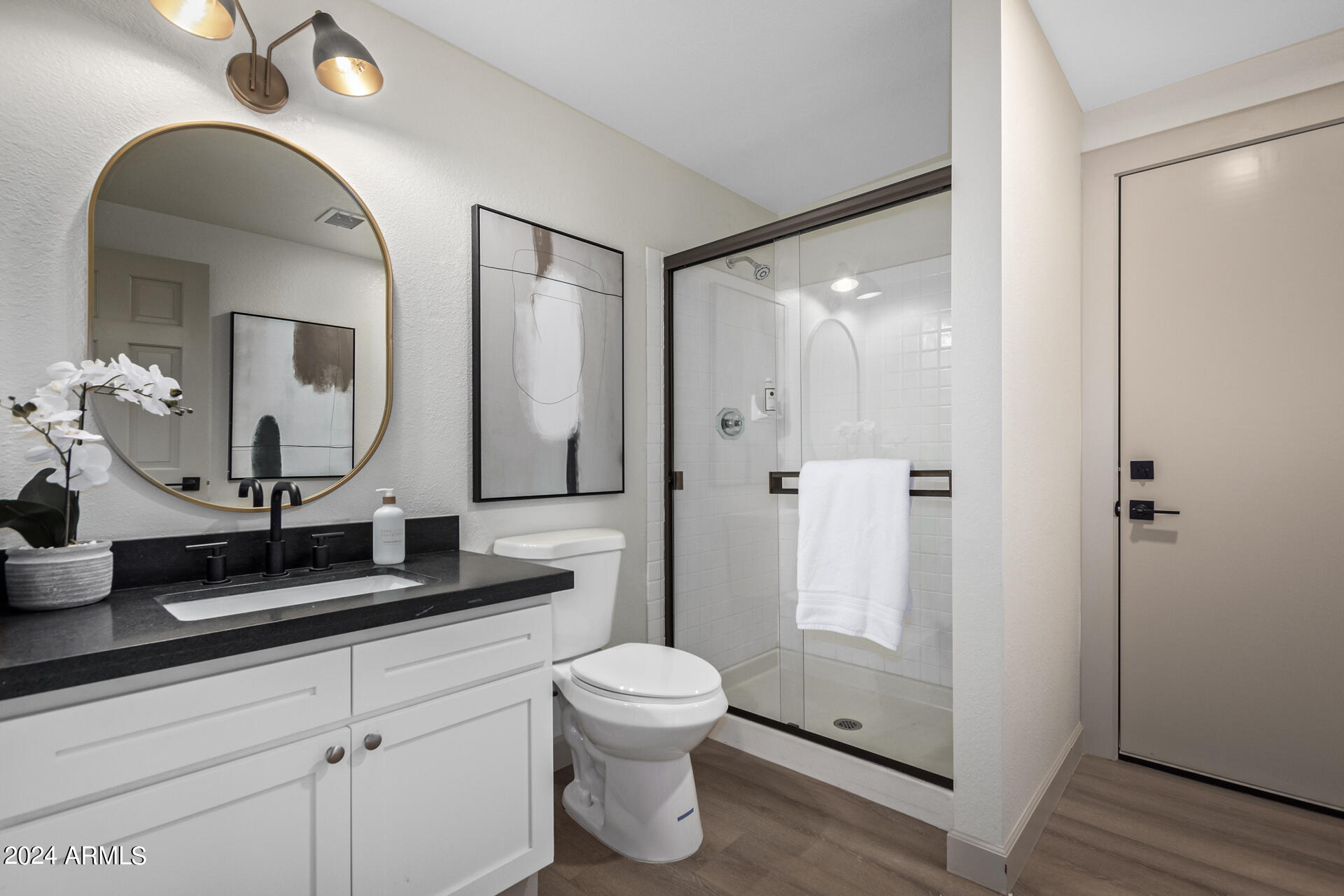 1854 E GREENTREE Drive