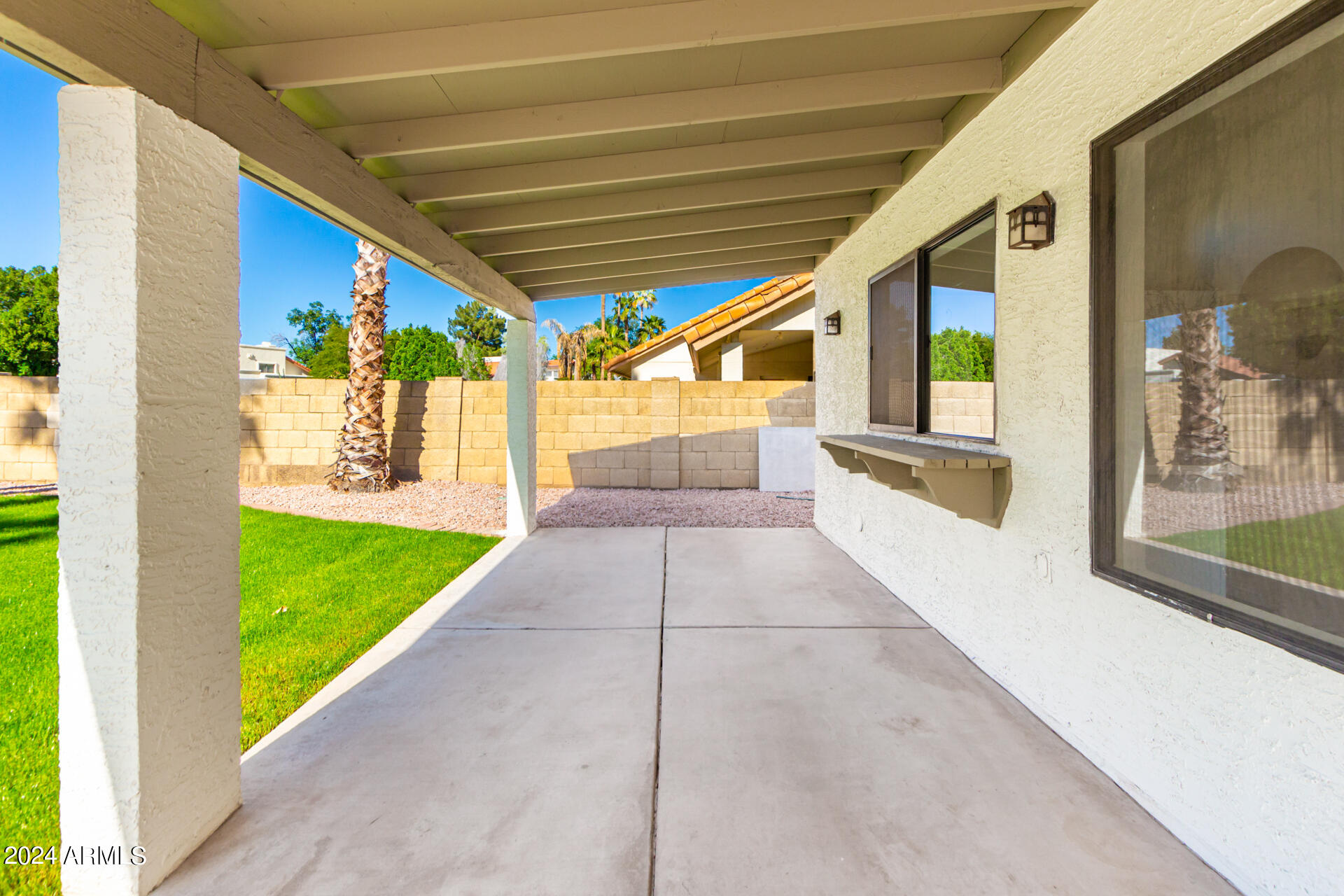 1854 E GREENTREE Drive