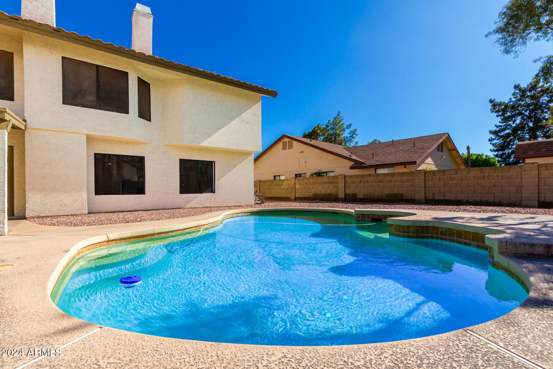 1854 E GREENTREE Drive