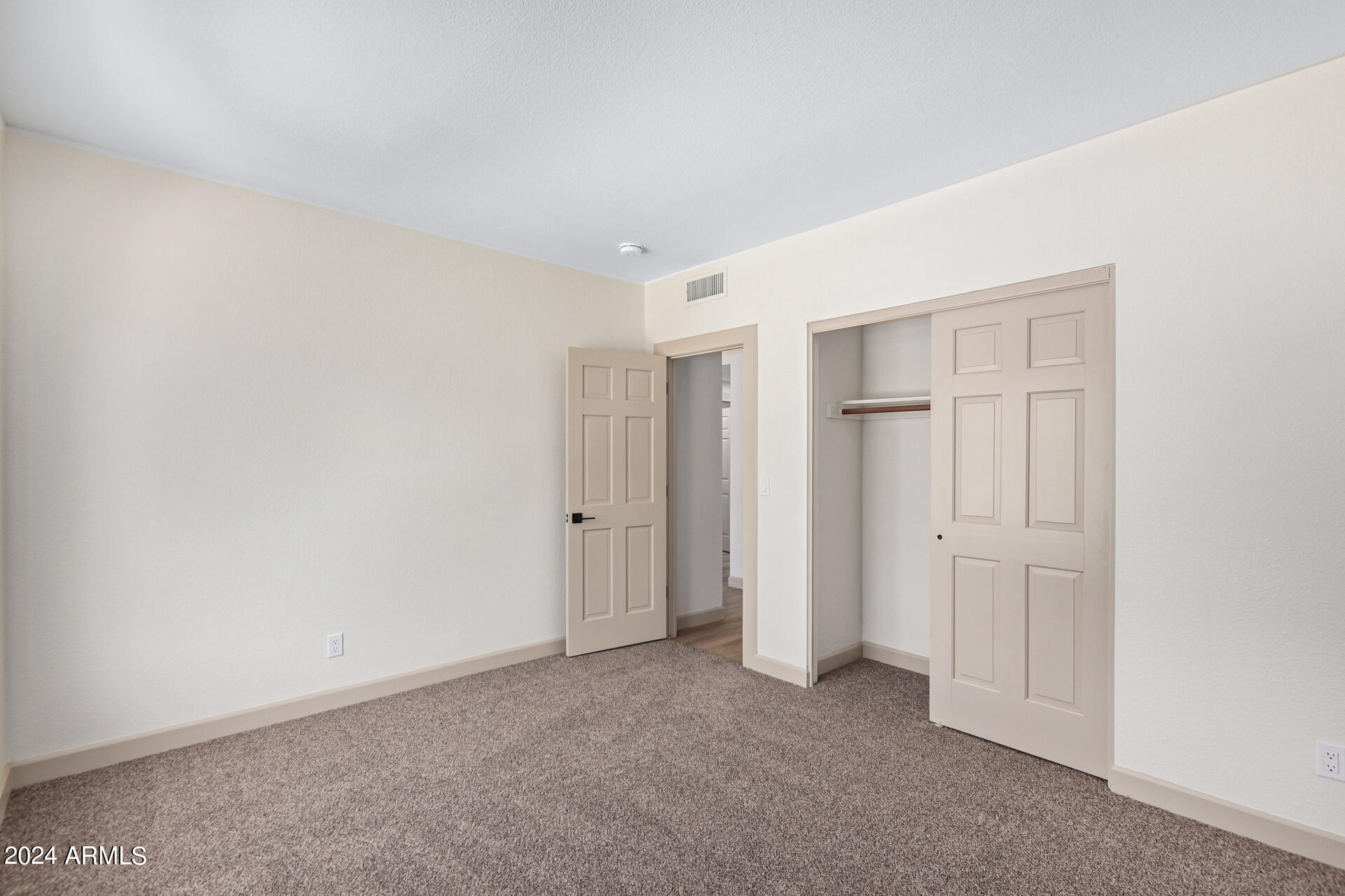 1854 E GREENTREE Drive