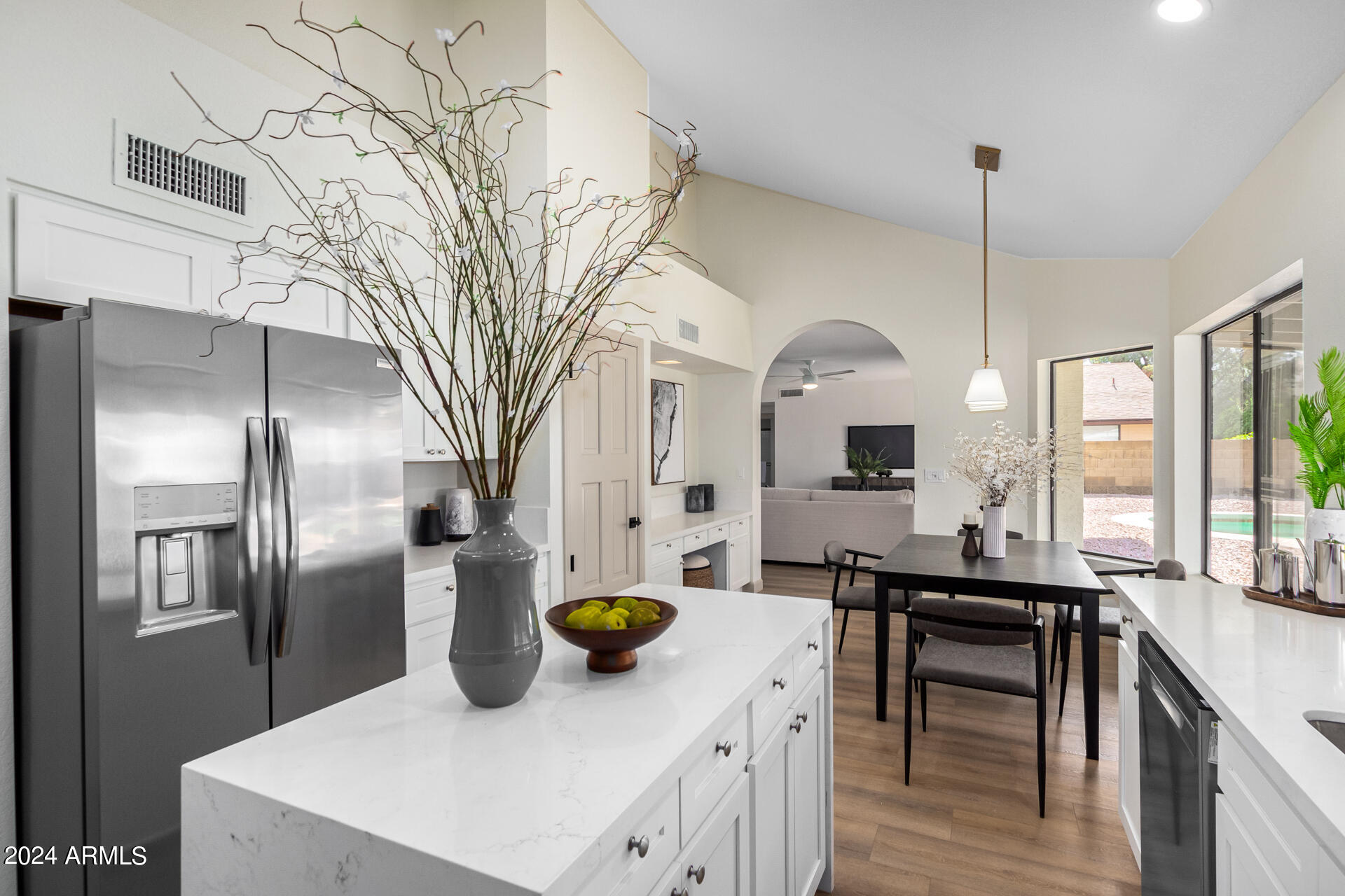 1854 E GREENTREE Drive