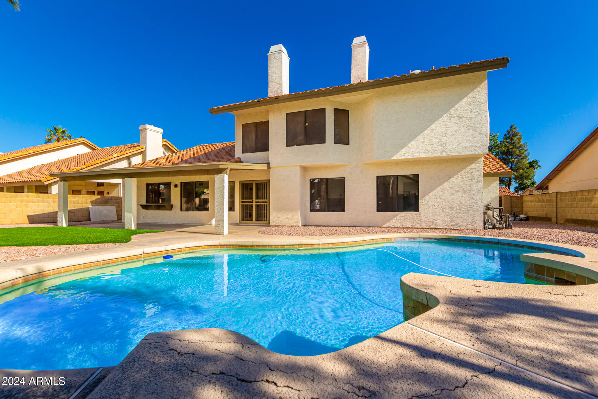 1854 E GREENTREE Drive