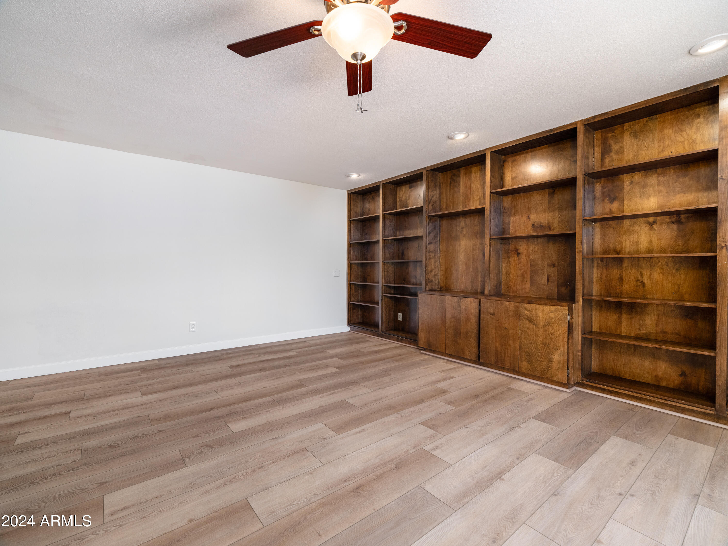 1507 E PALMCROFT Drive