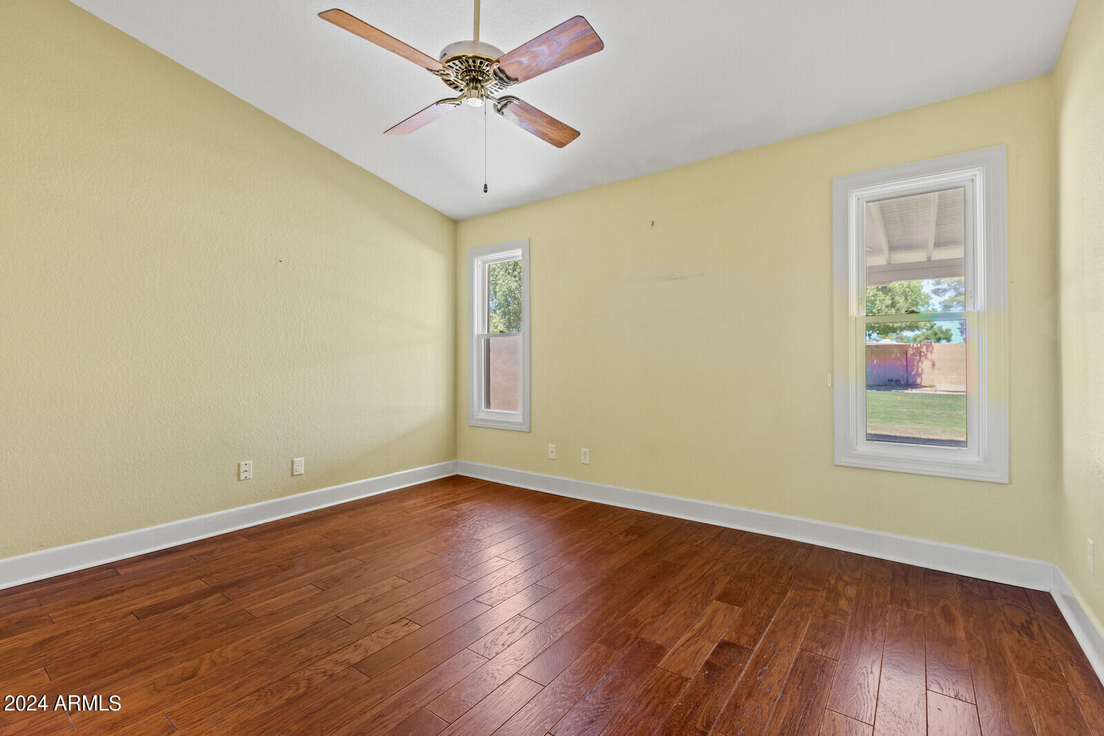 6604 W MESCAL Street