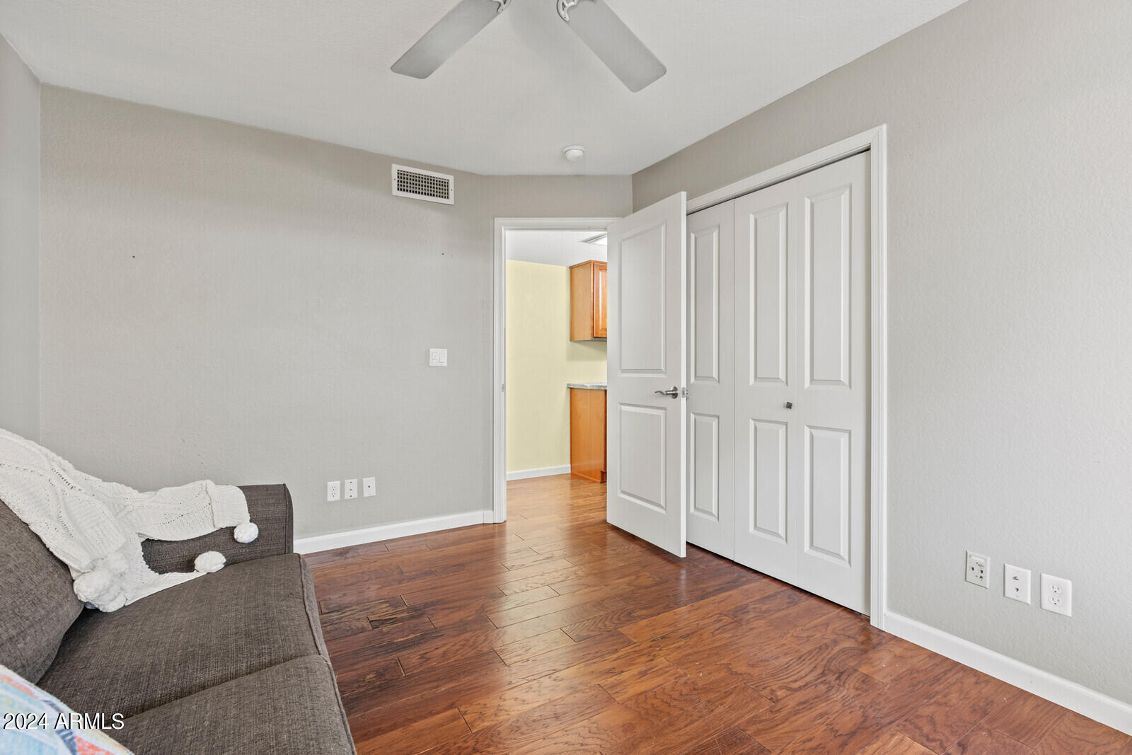 6604 W MESCAL Street