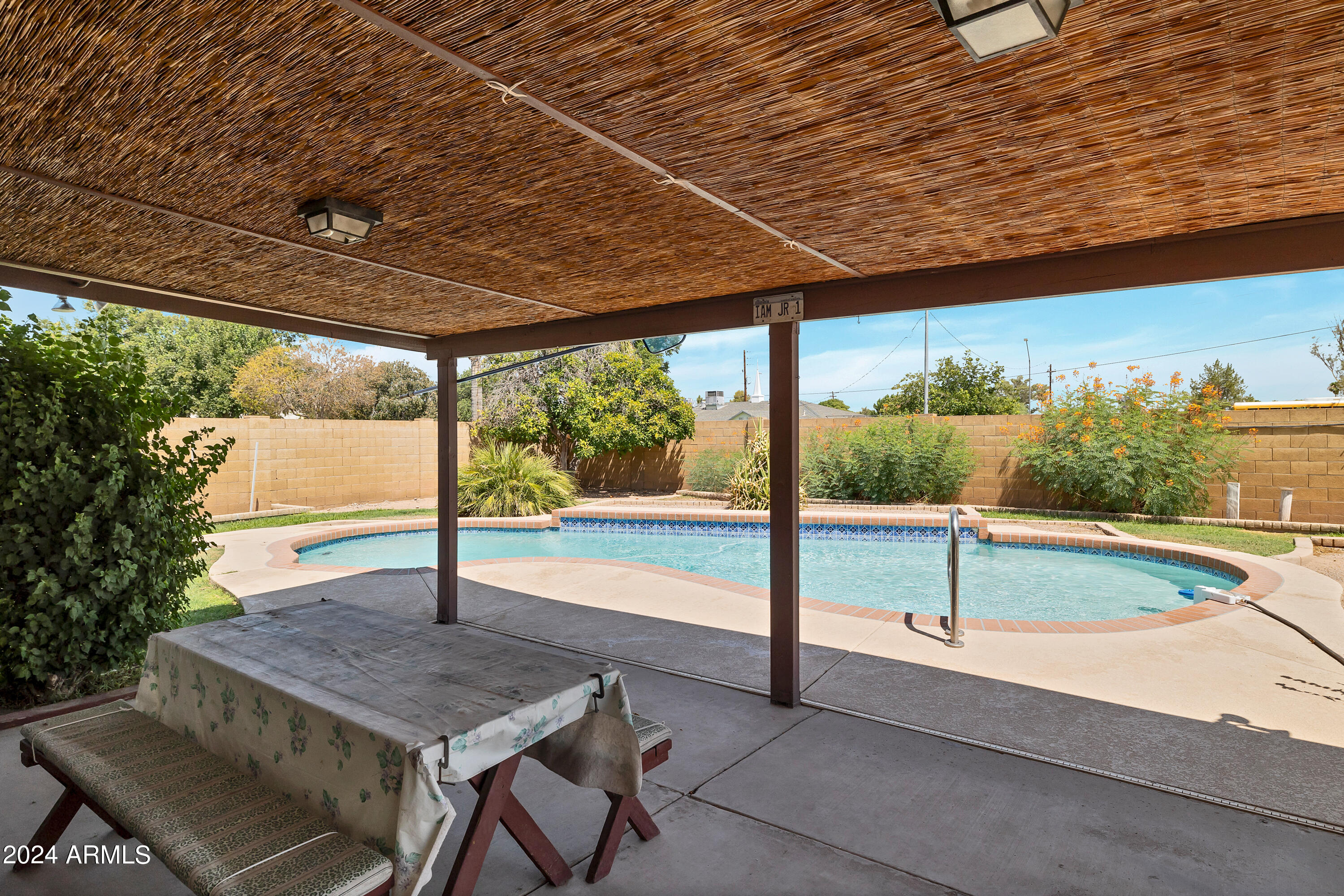 214 E AVENIDA SIERRA MADRE