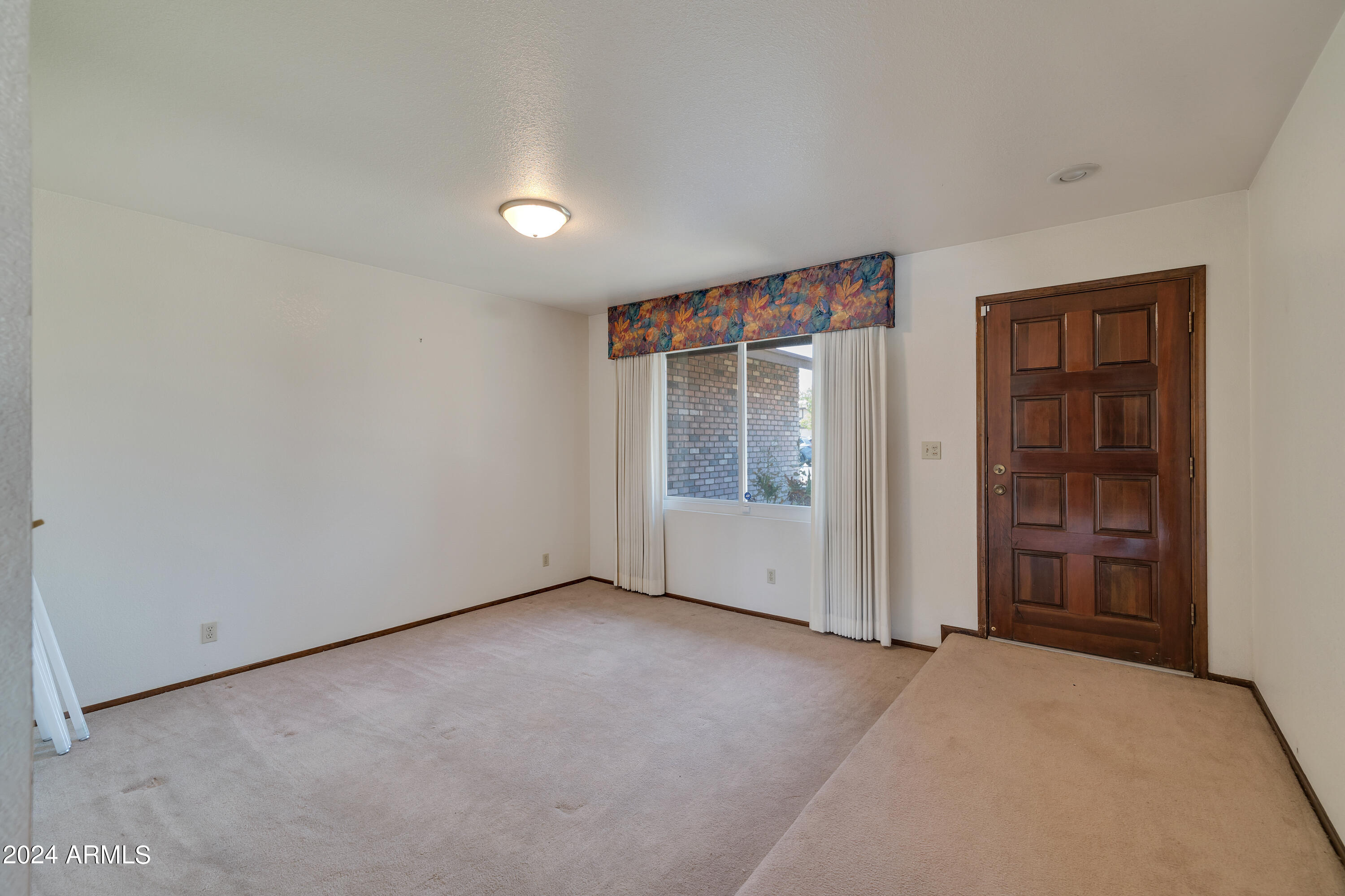 214 E AVENIDA SIERRA MADRE