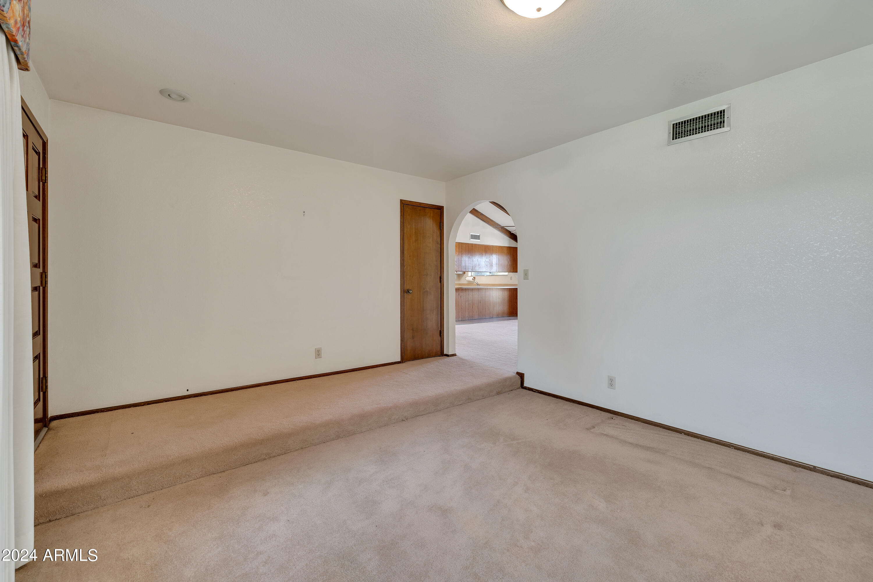 214 E AVENIDA SIERRA MADRE