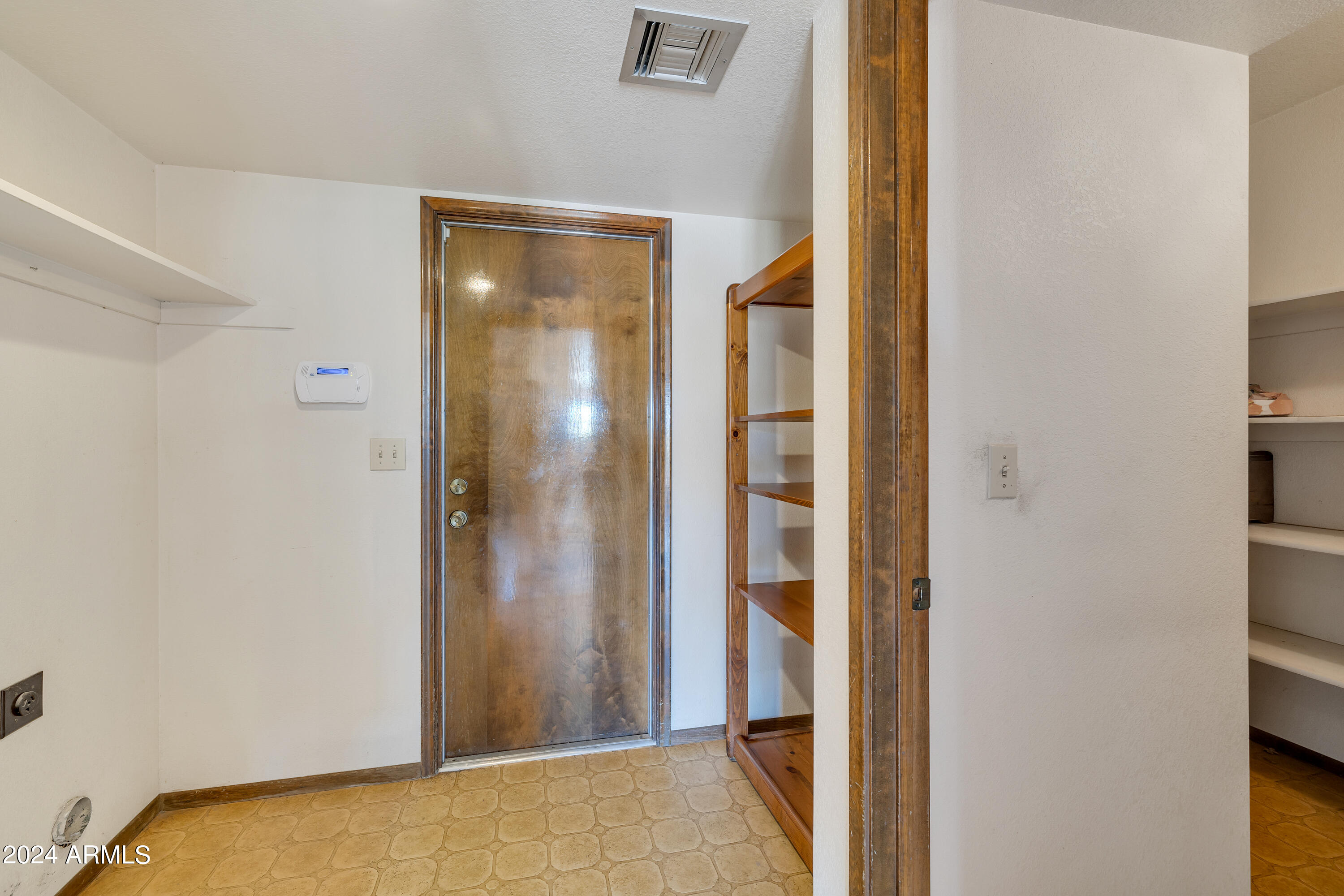 214 E AVENIDA SIERRA MADRE