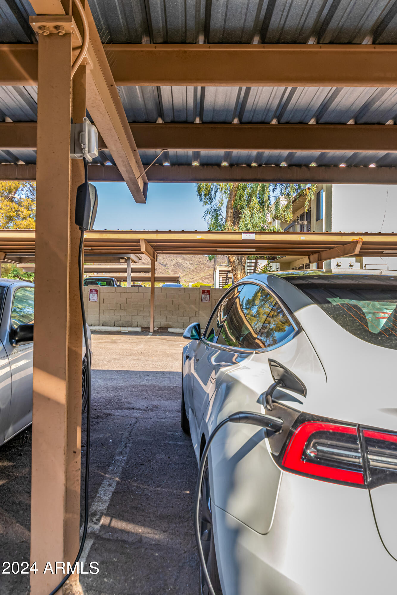 8841 N 8TH Street, 207