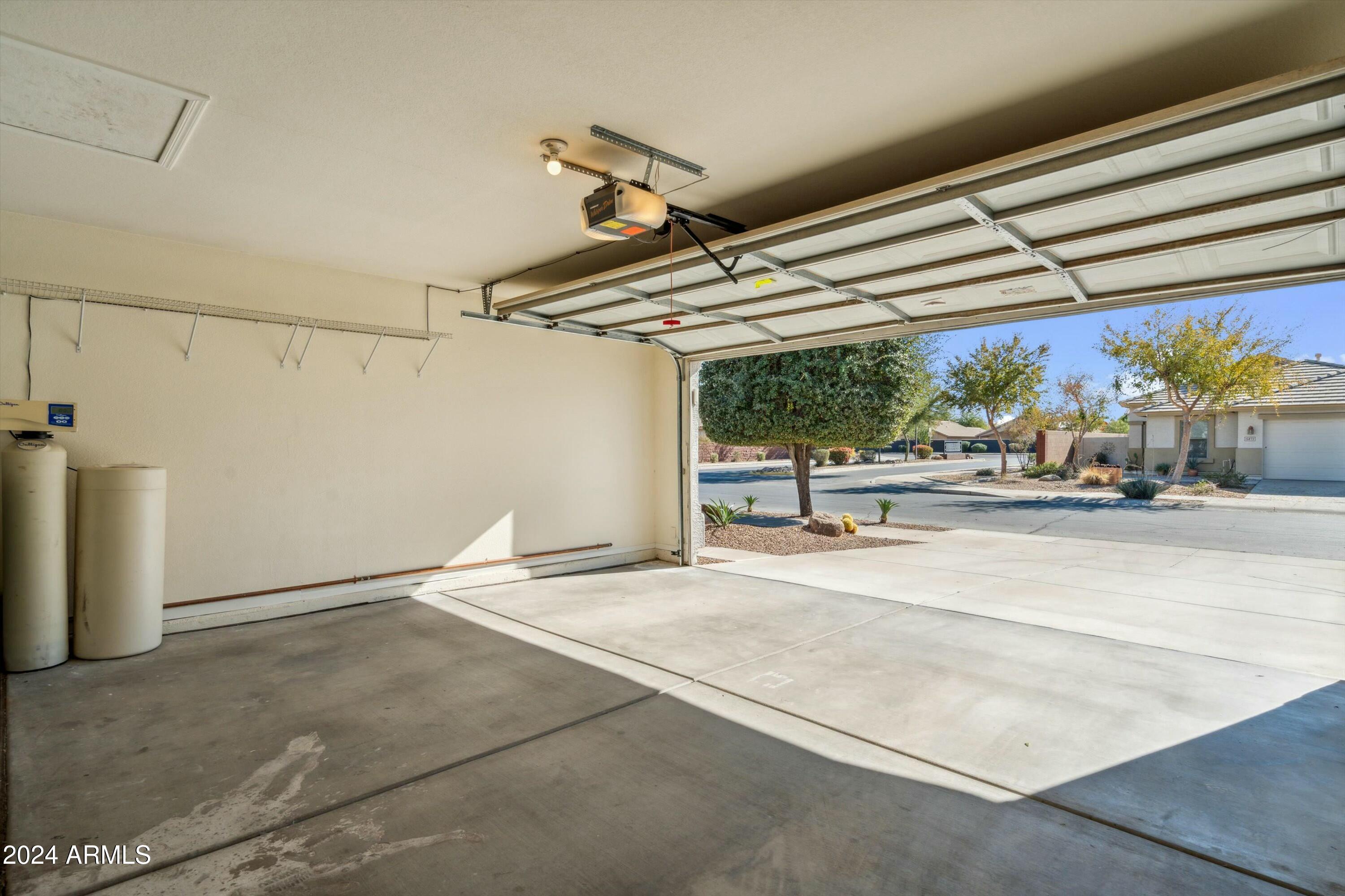 15872 W LATHAM Street